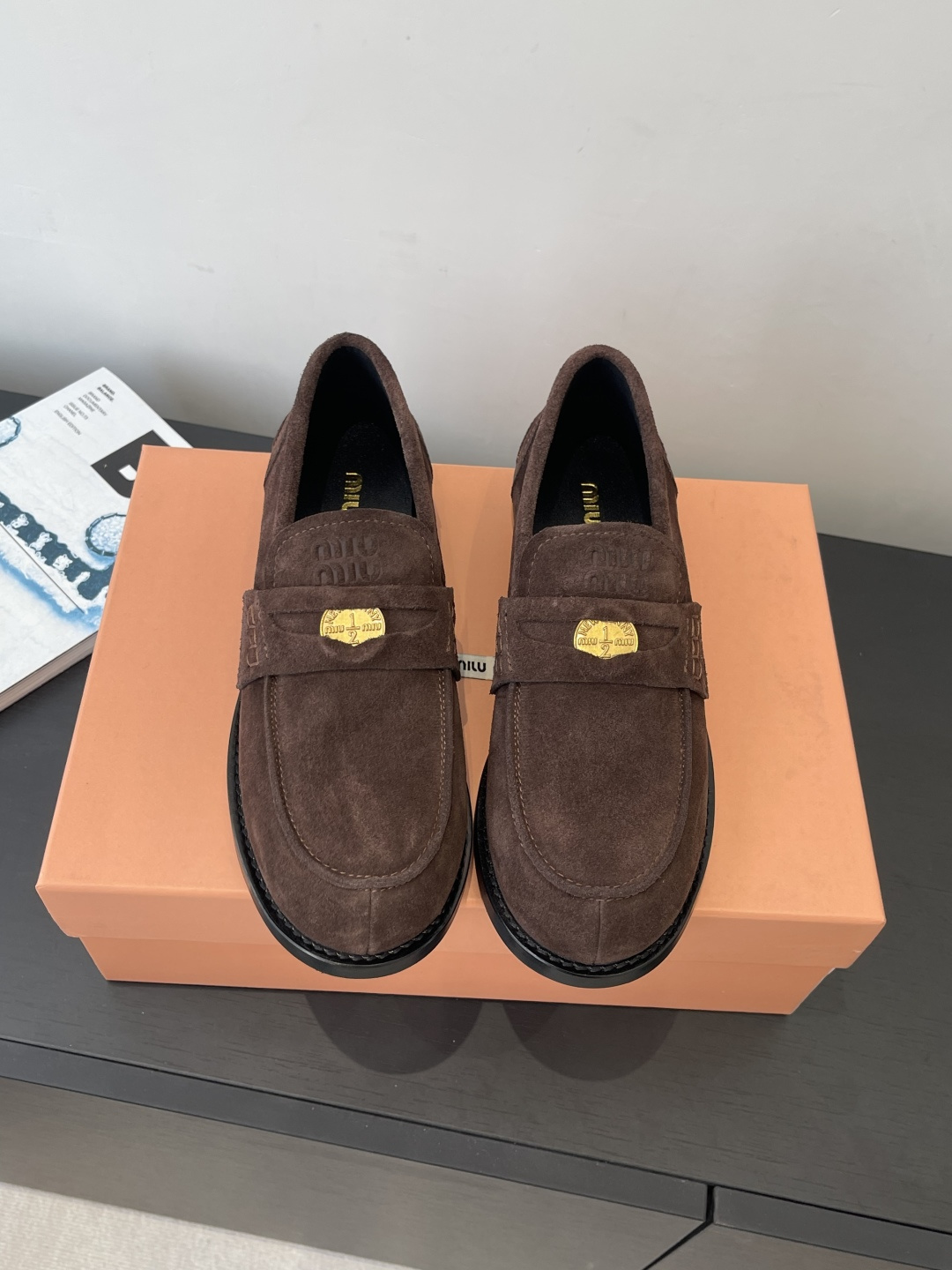 miumiu 미우미우 럭키 코인 레더 로퍼 구두 신발