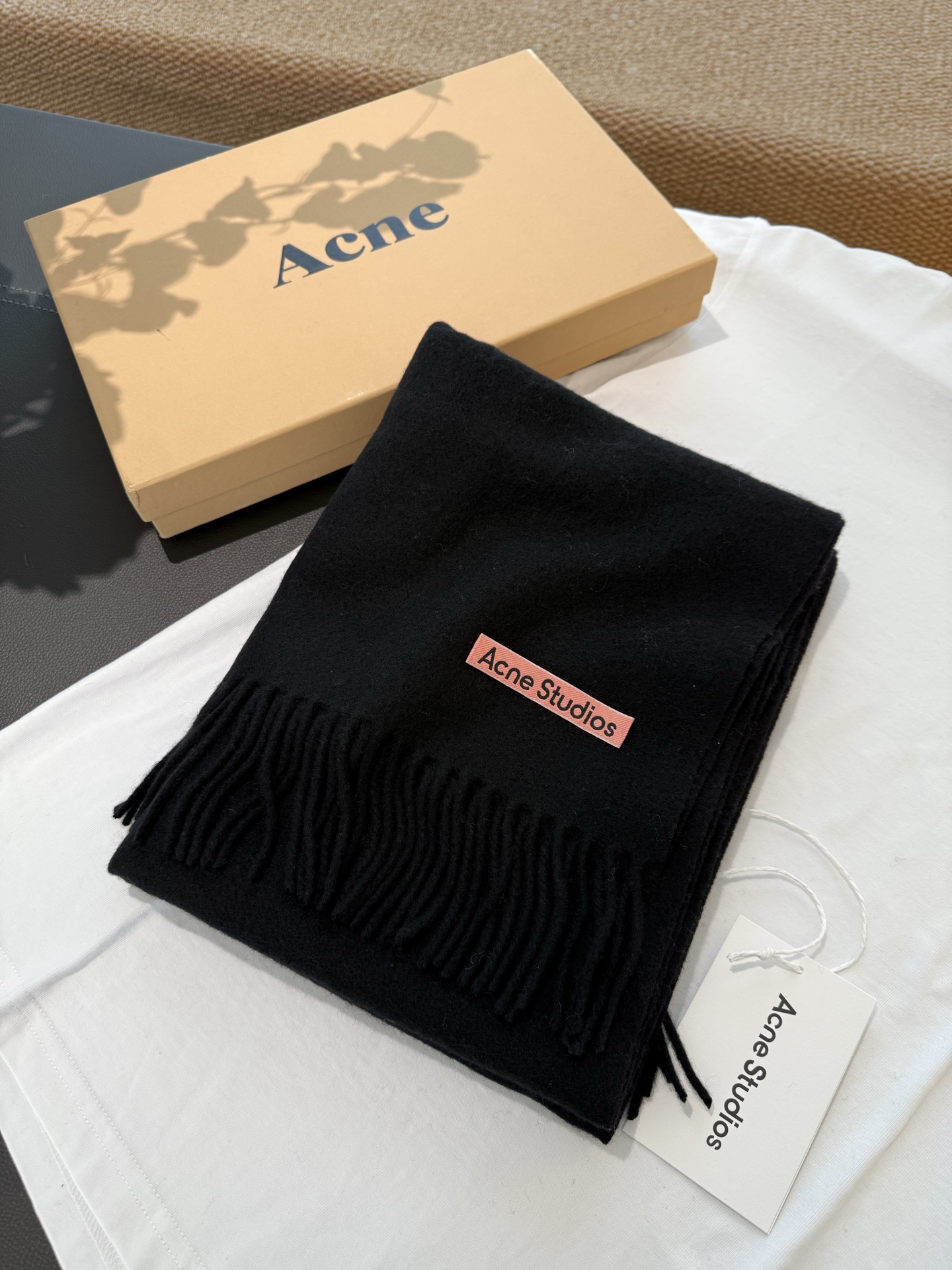 아크네 스튜디오(Acne Studios) 아폴로 울 솔리드 머플러 목도리 스카프