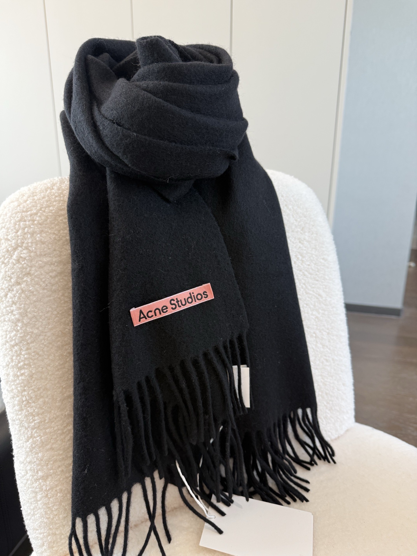 아크네 스튜디오(Acne Studios) 아폴로 울 솔리드 머플러 목도리 스카프