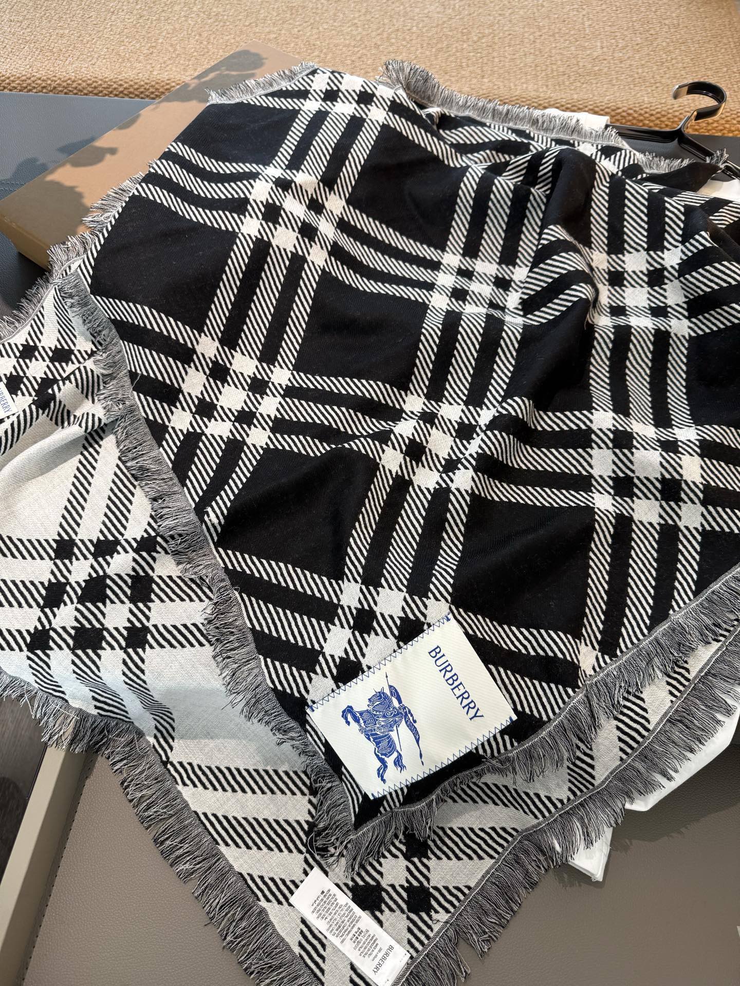 버버리(BURBERRY) 체크 롱 머플러 목도리 스카프