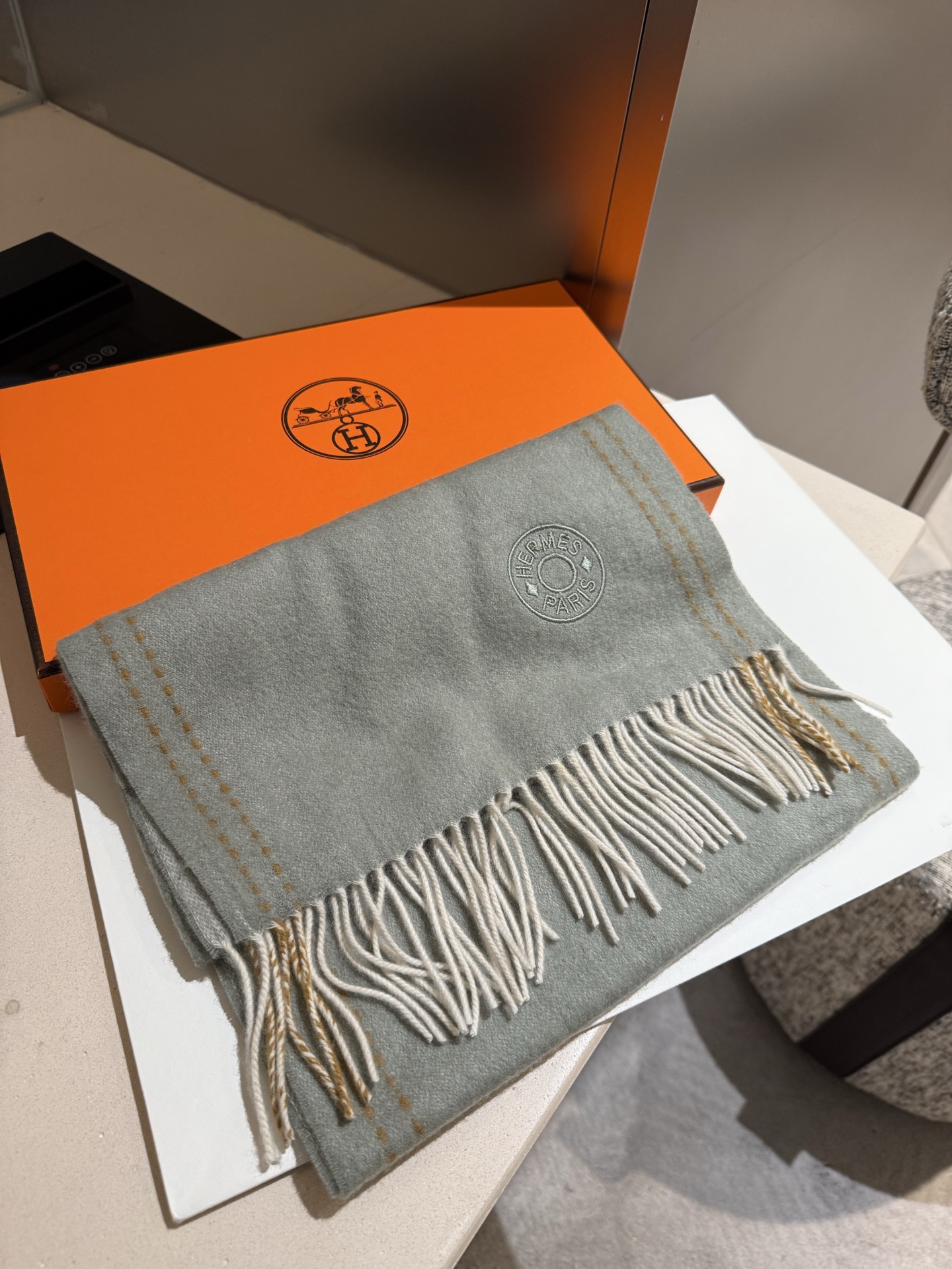 에르메스(HERMES) 더블 스트라이프 롱 머플러 목도리 스카프