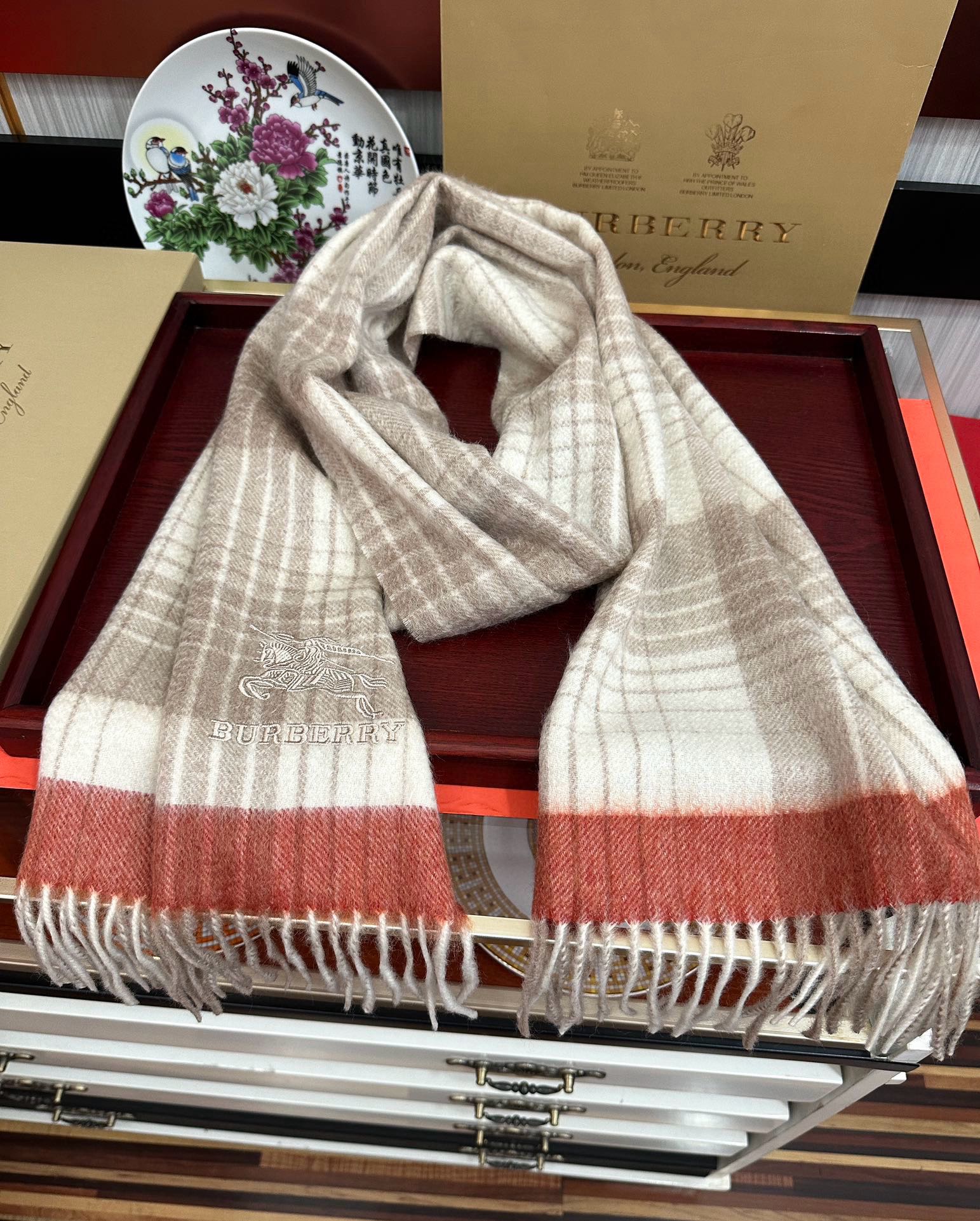 버버리(Burberry) 클래식 체크 캐시미어 목도리 스카프