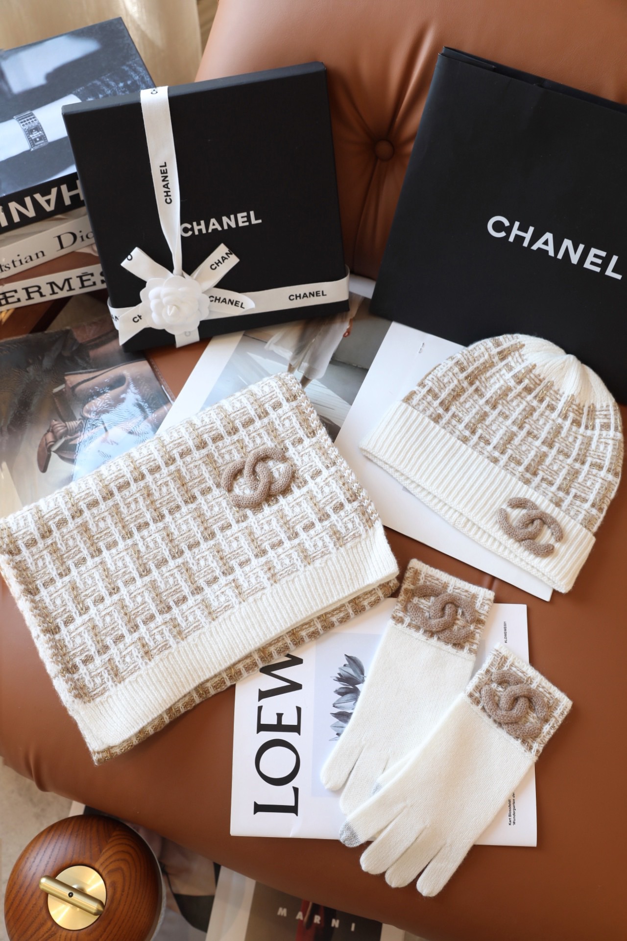 샤넬(CHANEL) 100% 순캐시미어 3종 세트(목도리+모자+장갑) 목도리 스카프