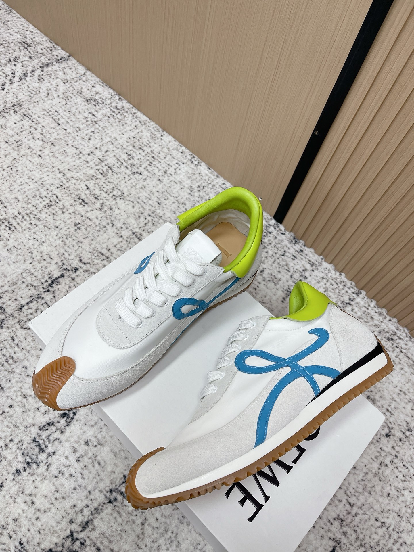 Loewe 로에베 컬러 배색 스니커즈 신발