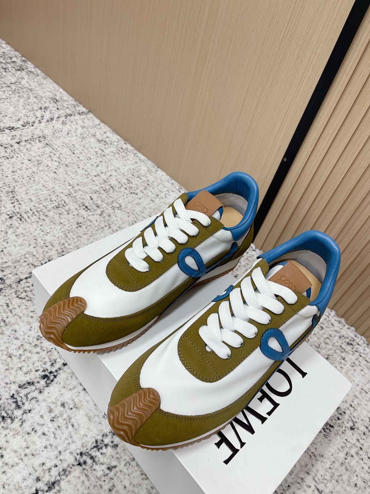 Loewe 로에베 컬러 배색 스니커즈 신발
