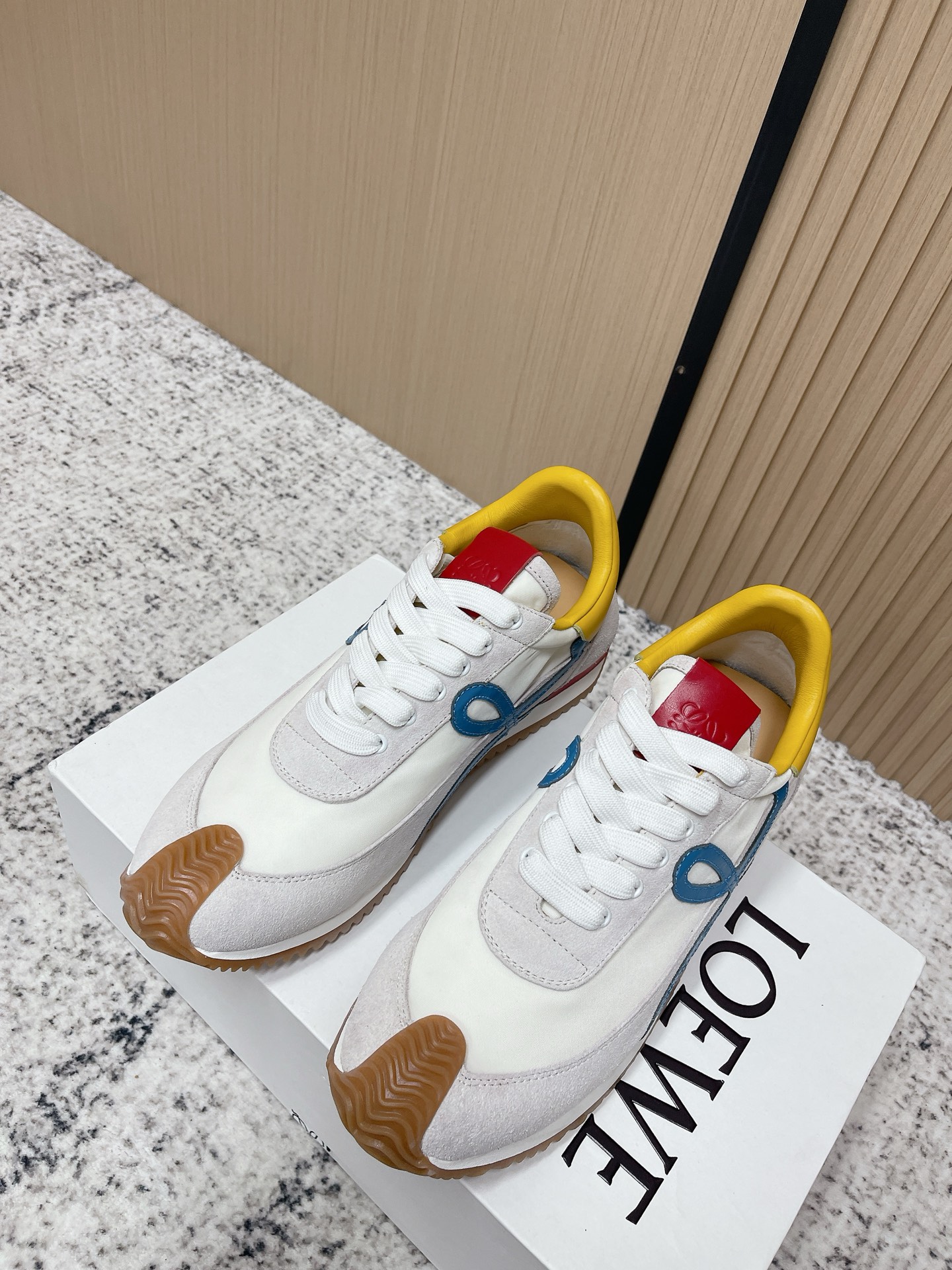 Loewe 로에베 컬러 배색 스니커즈 신발