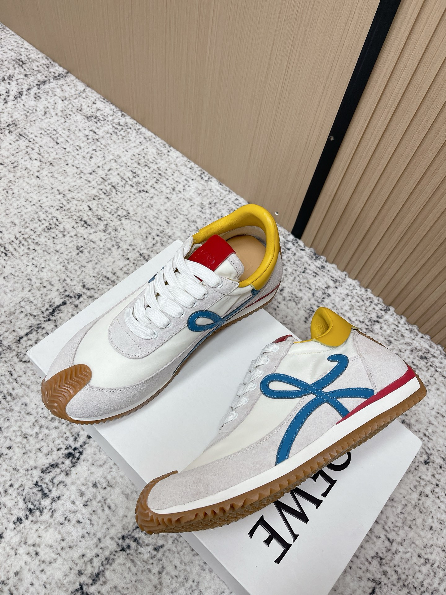 Loewe 로에베 컬러 배색 스니커즈 신발