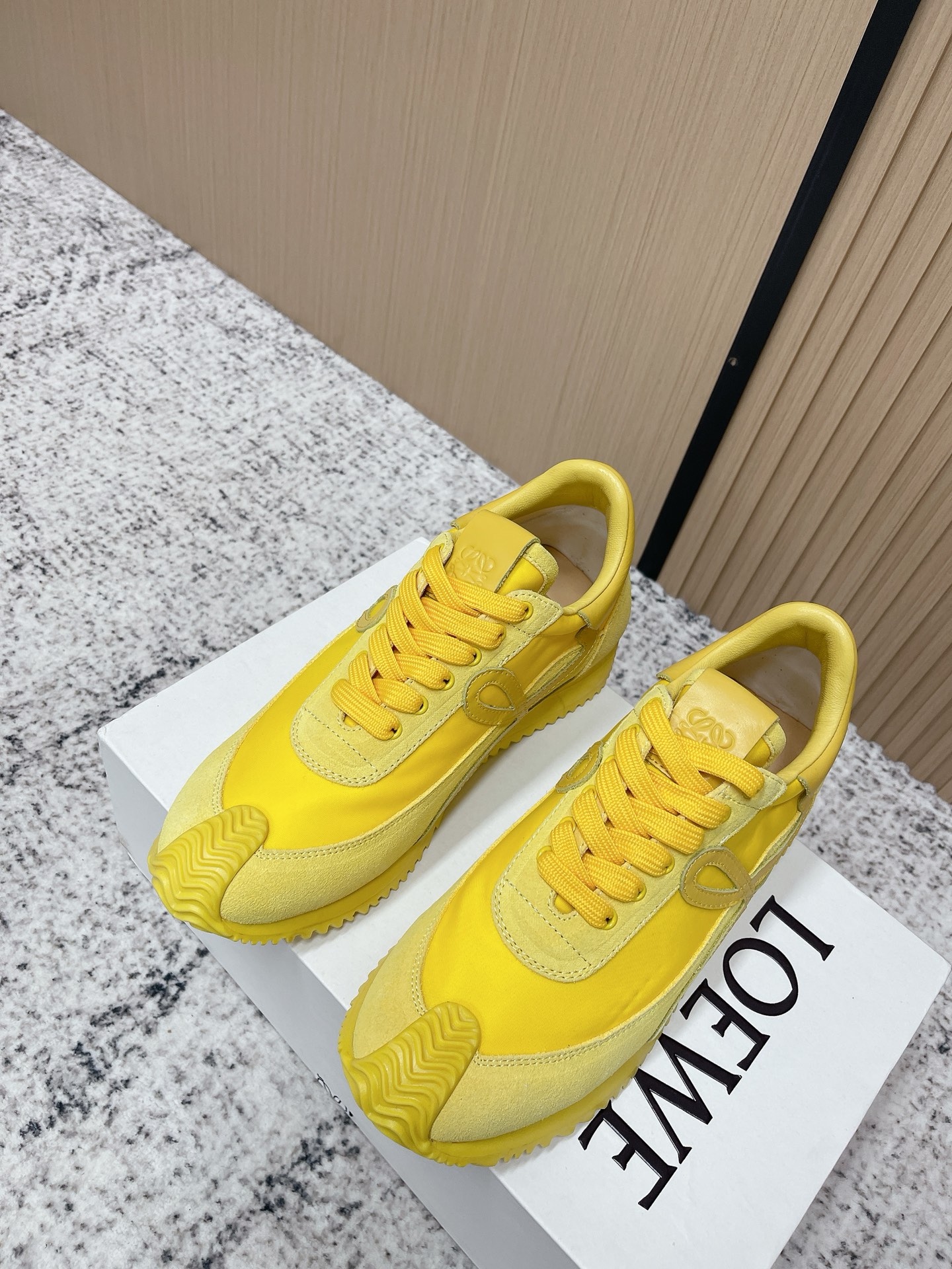 Loewe 로에베 컬러 배색 스니커즈 신발