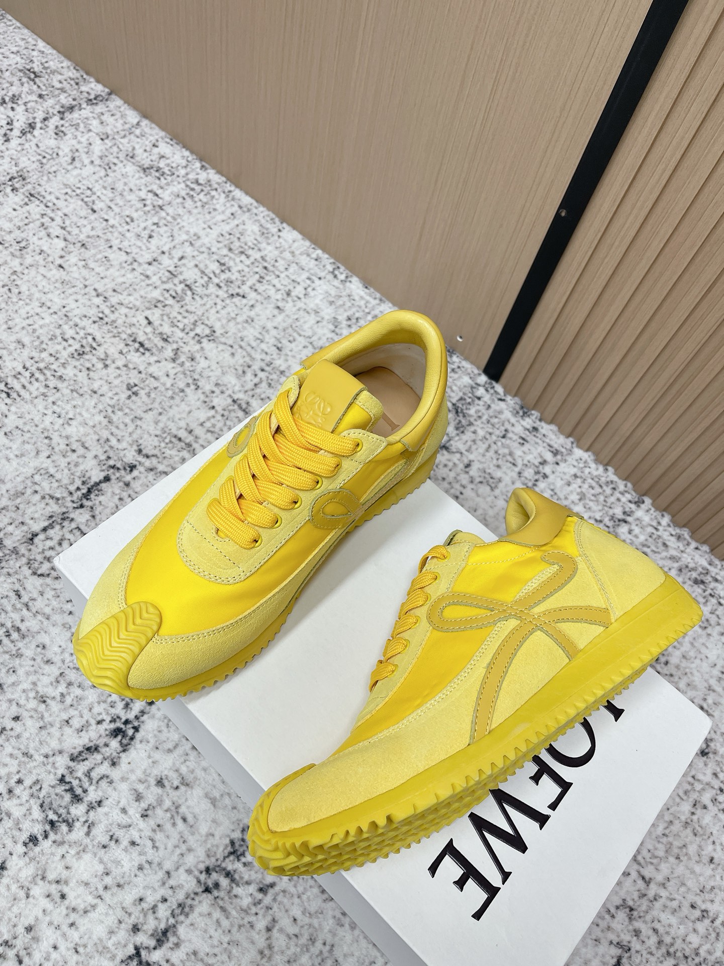 Loewe 로에베 컬러 배색 스니커즈 신발