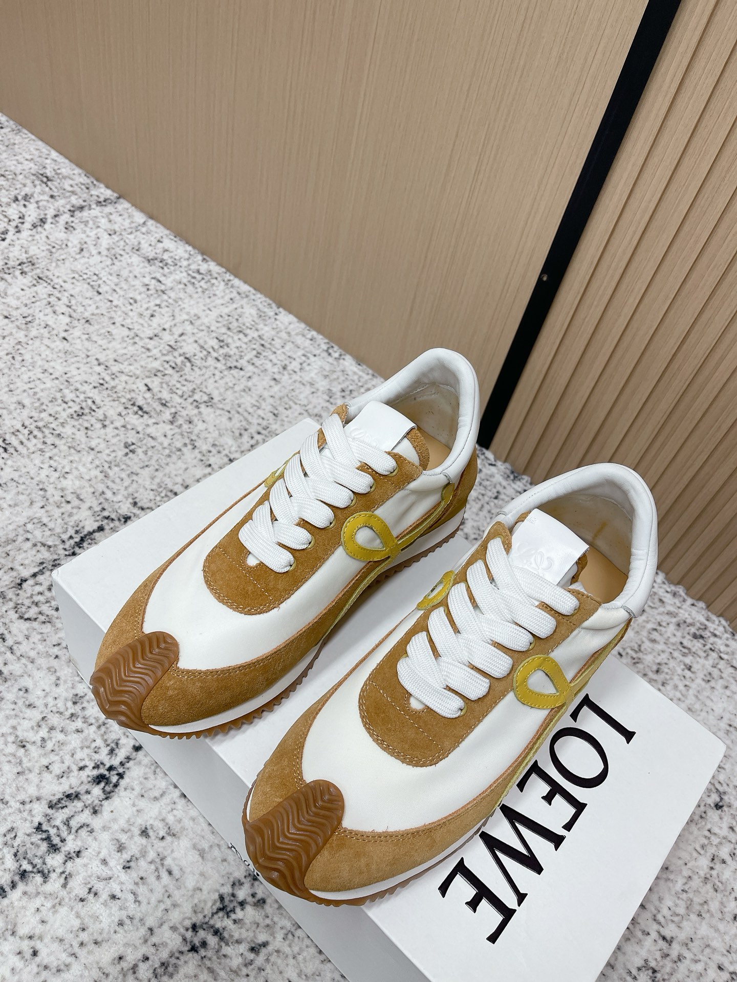 Loewe 로에베 컬러 배색 스니커즈 신발