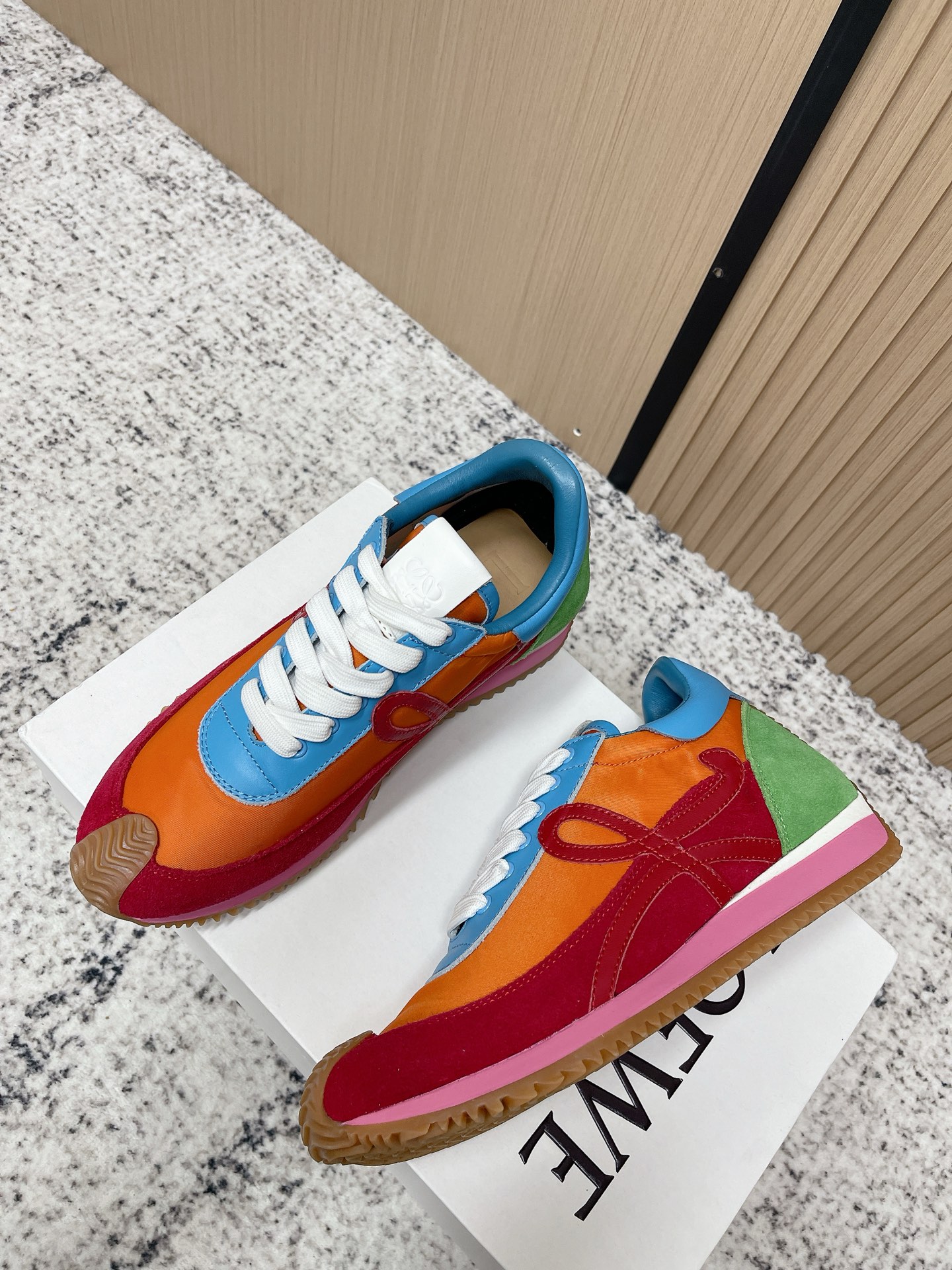 Loewe 로에베 컬러 배색 스니커즈 신발