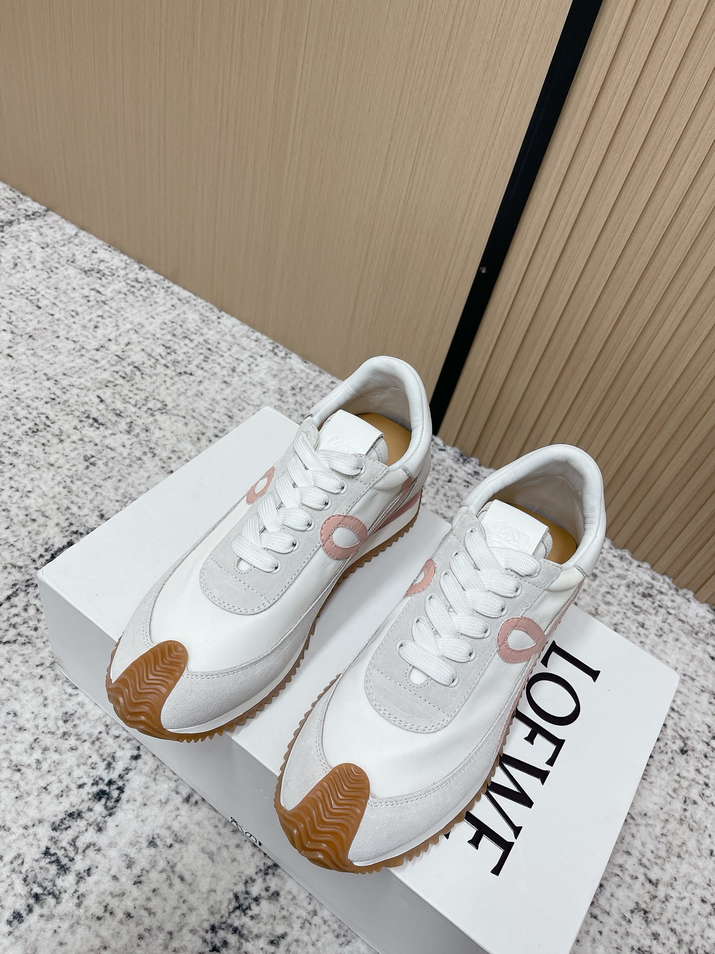 Loewe 로에베 컬러 배색 스니커즈 신발