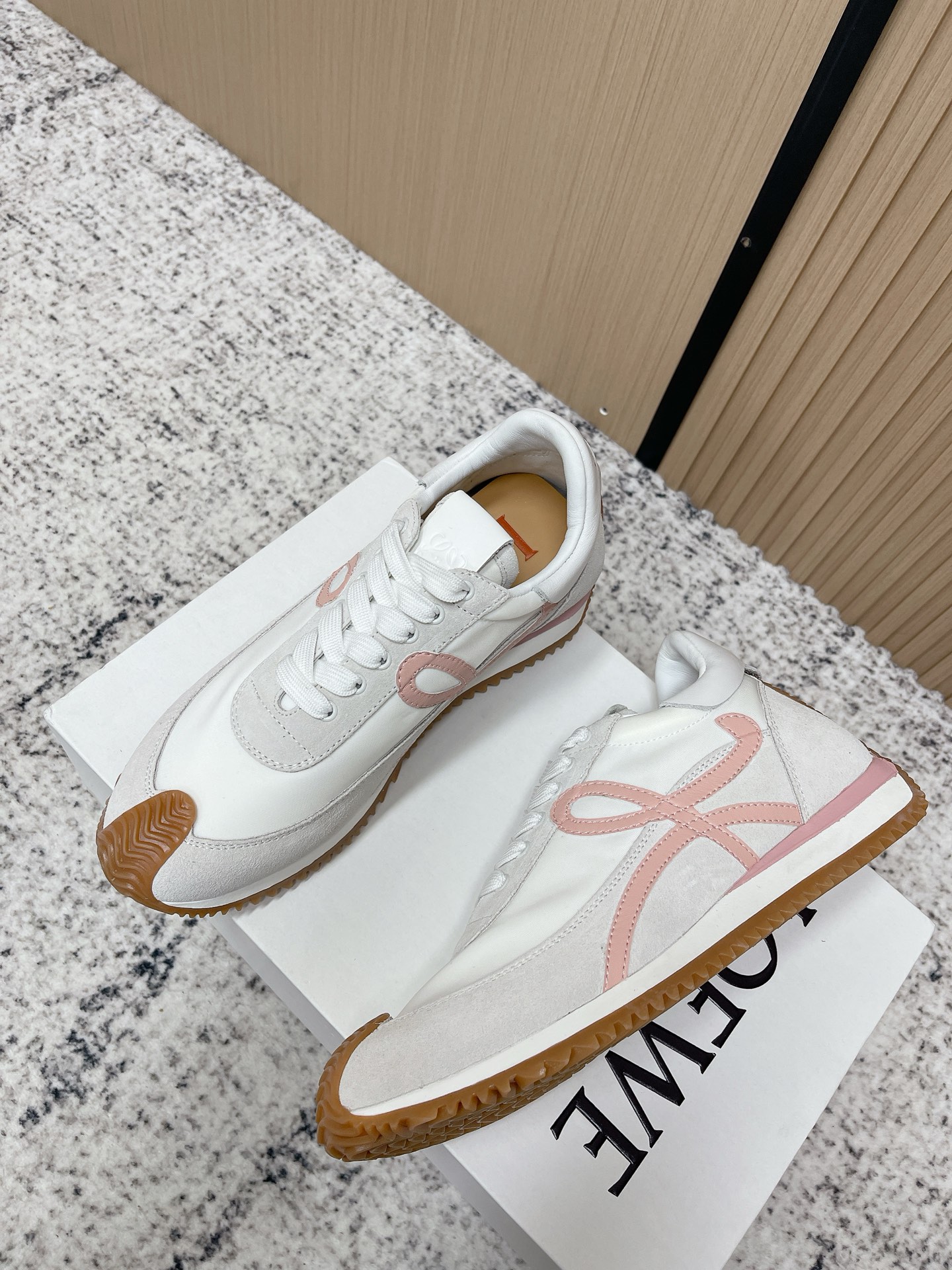 Loewe 로에베 컬러 배색 스니커즈 신발