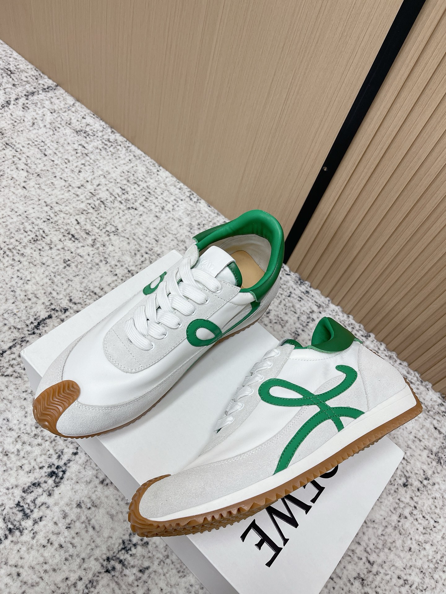 Loewe 로에베 컬러 배색 스니커즈 신발