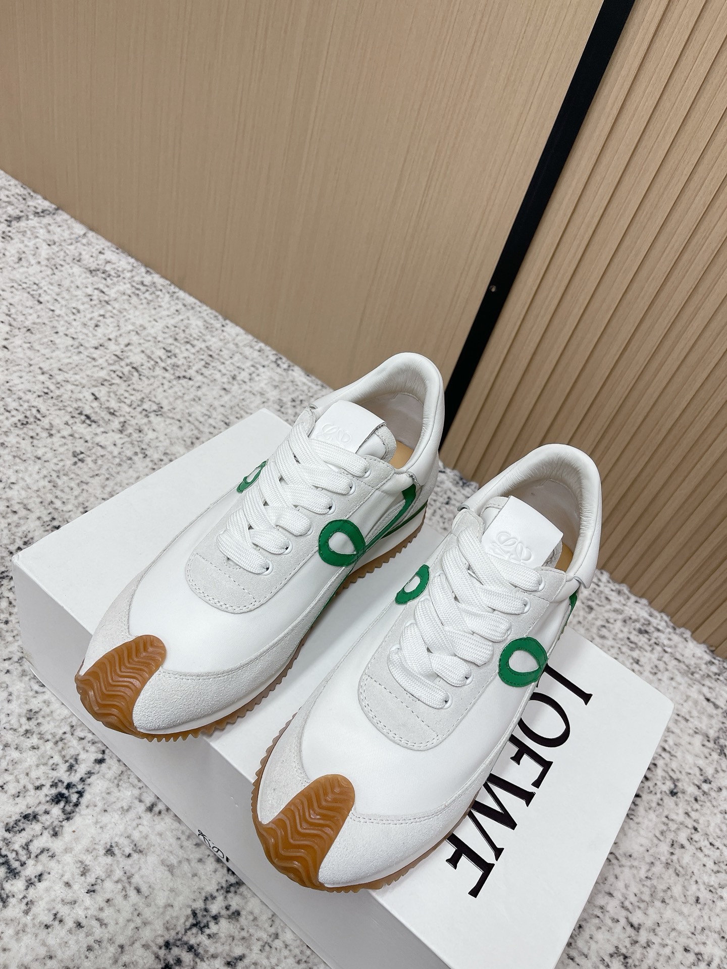 Loewe 로에베 컬러 배색 스니커즈 신발