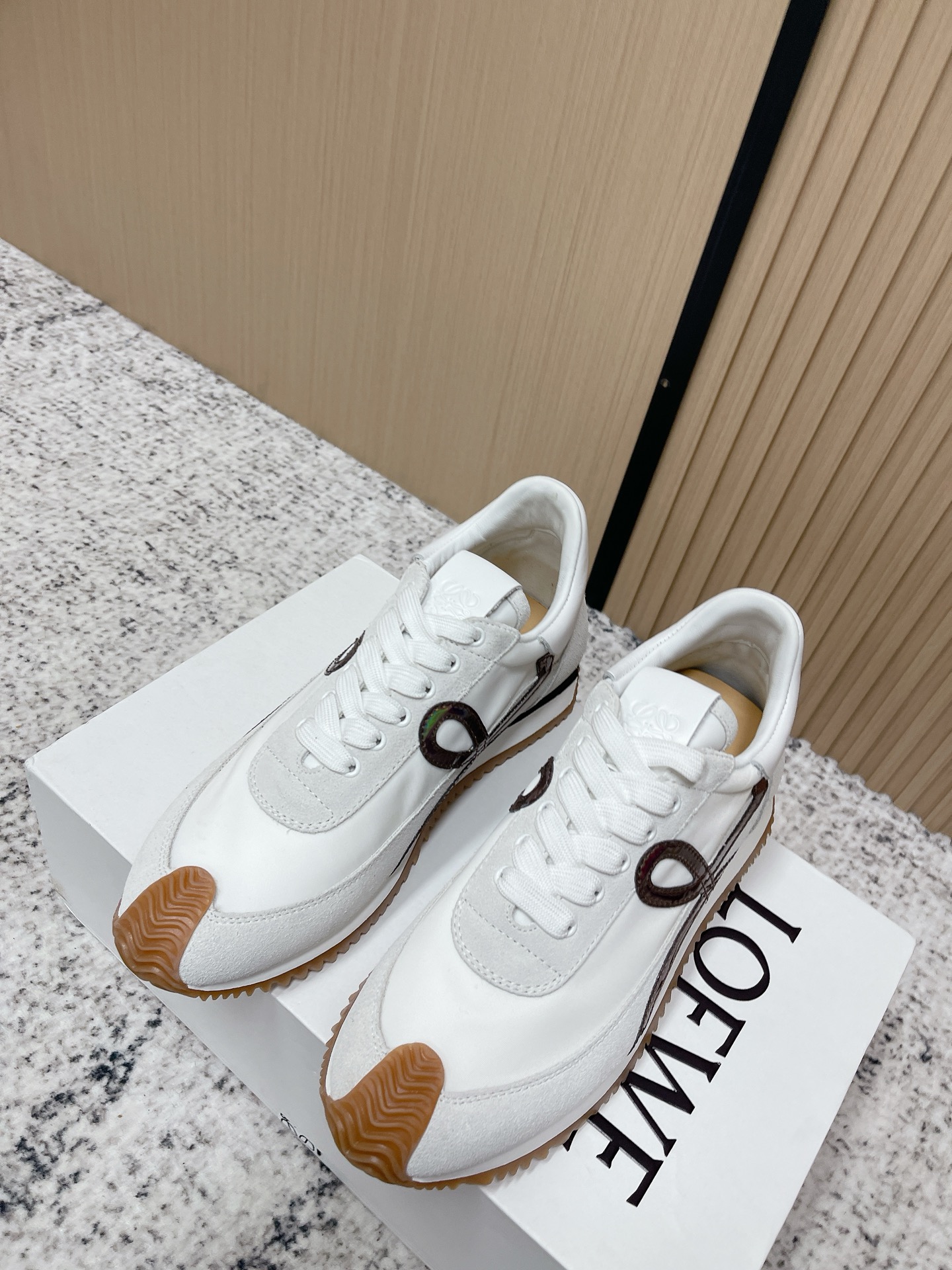 Loewe 로에베 컬러 배색 스니커즈 신발