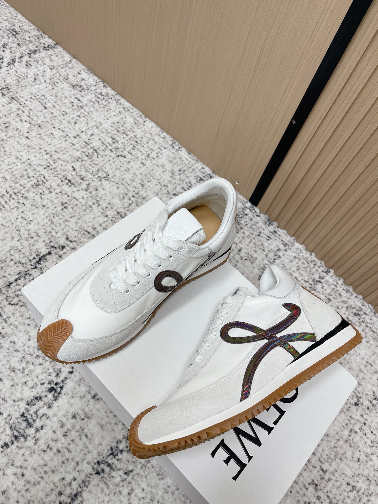 Loewe 로에베 컬러 배색 스니커즈 신발