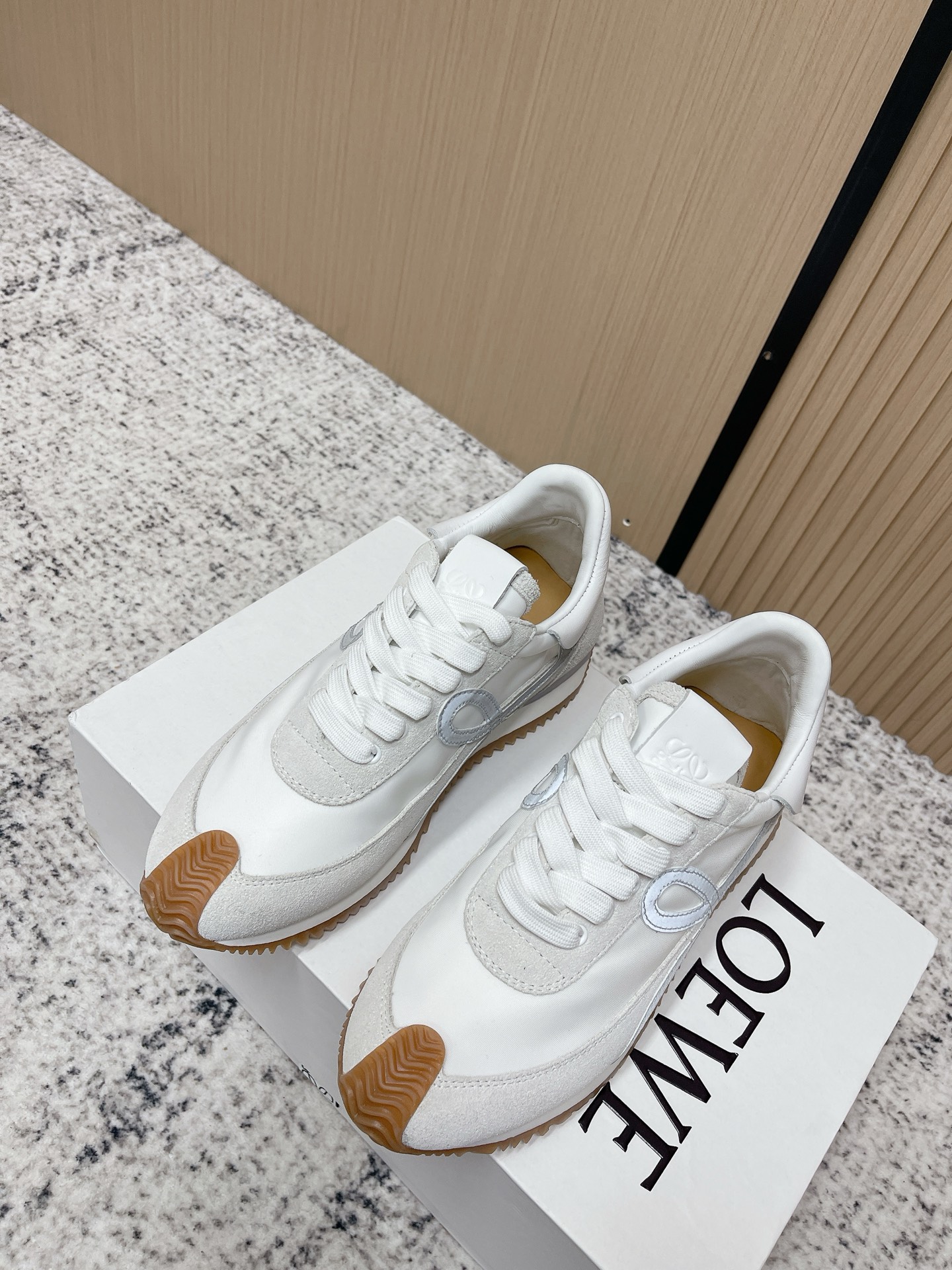 Loewe 로에베 컬러 배색 스니커즈 신발