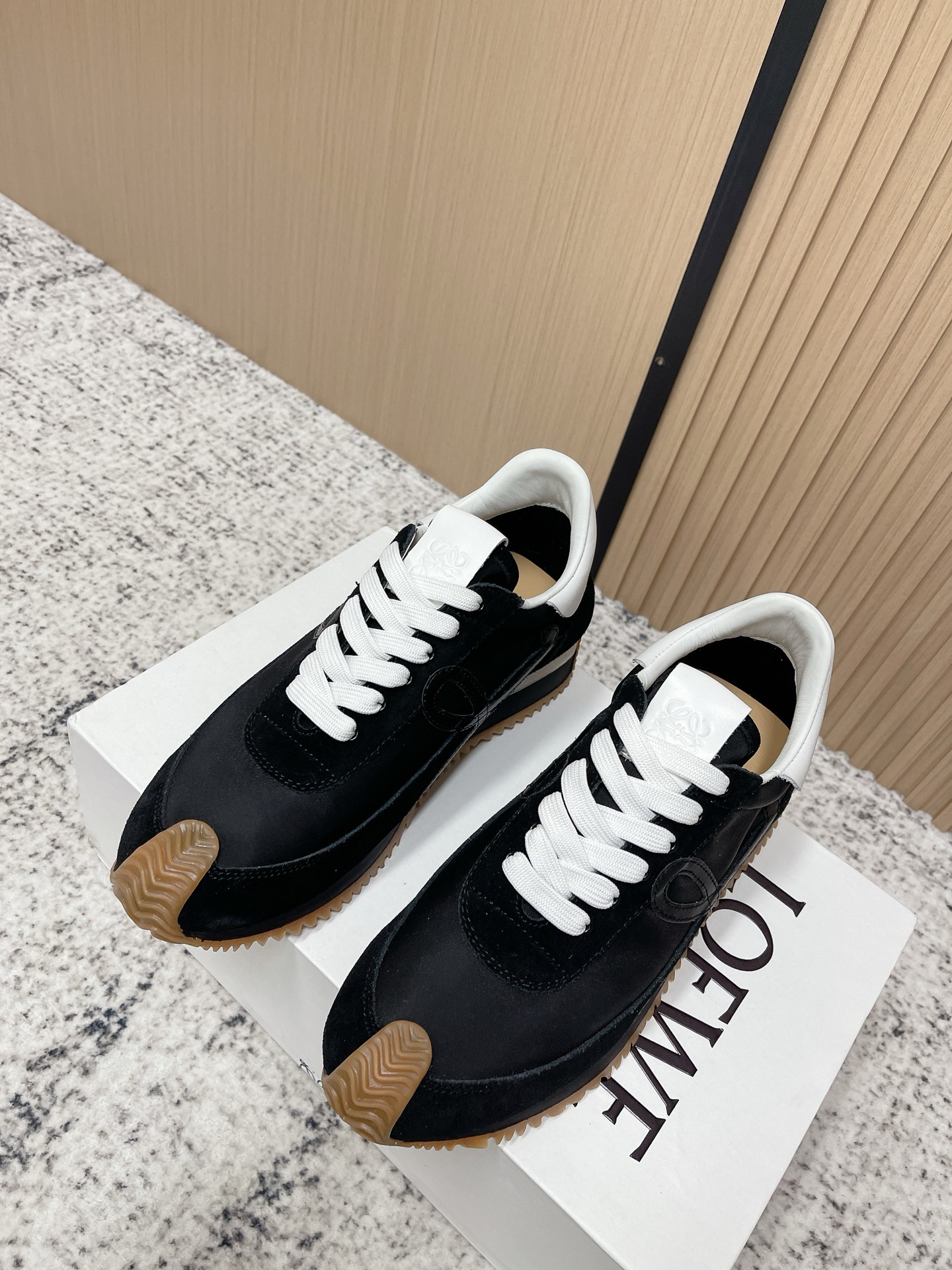 Loewe 로에베 컬러 배색 스니커즈 신발