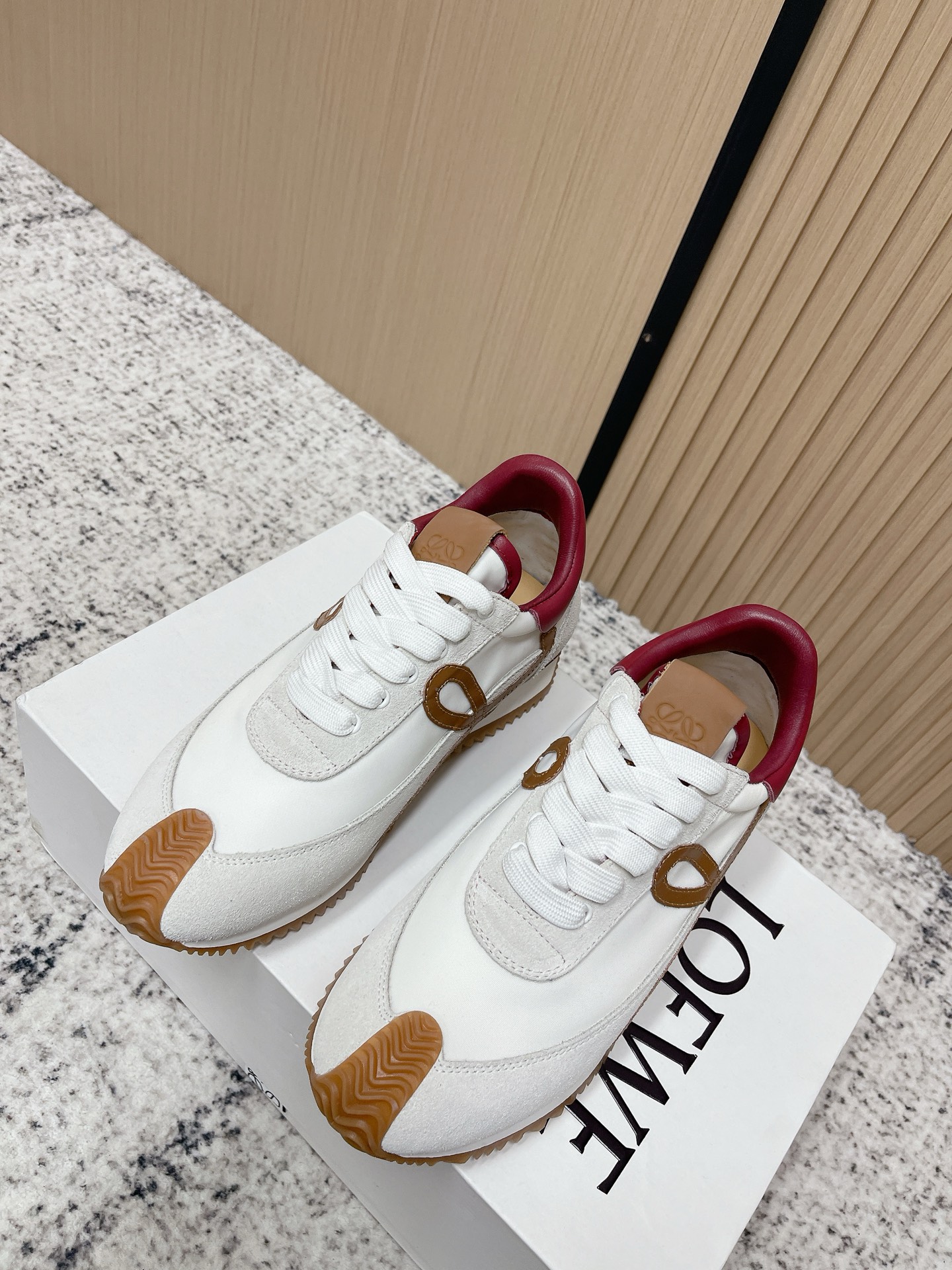 Loewe 로에베 컬러 배색 스니커즈 신발