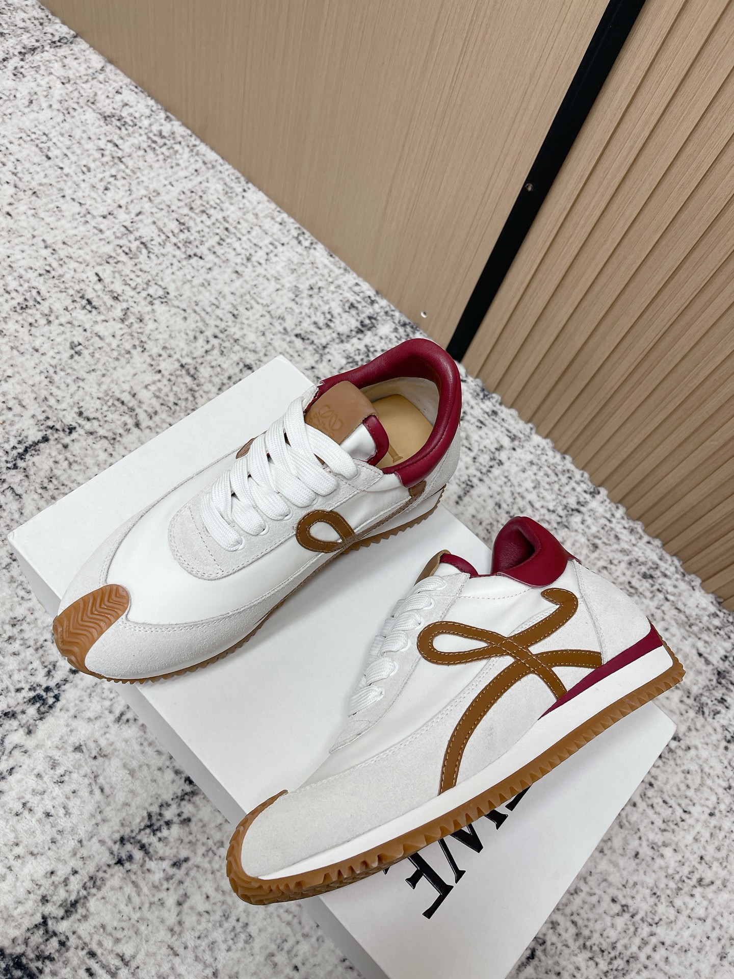 Loewe 로에베 컬러 배색 스니커즈 신발