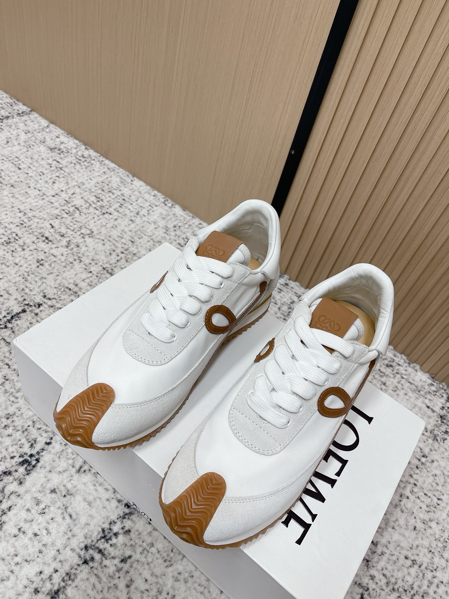 Loewe 로에베 컬러 배색 스니커즈 신발