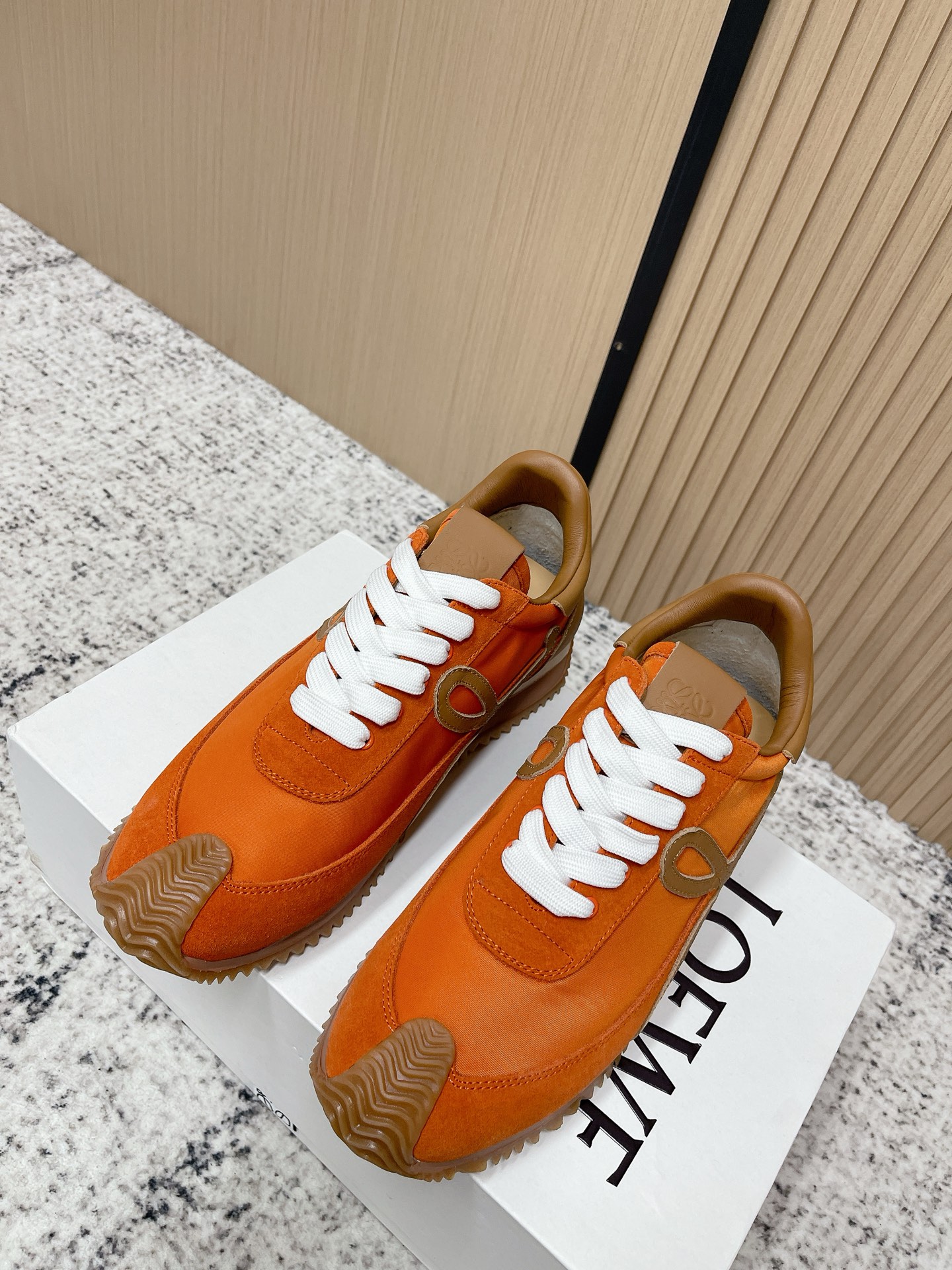 Loewe 로에베 컬러 배색 스니커즈 신발