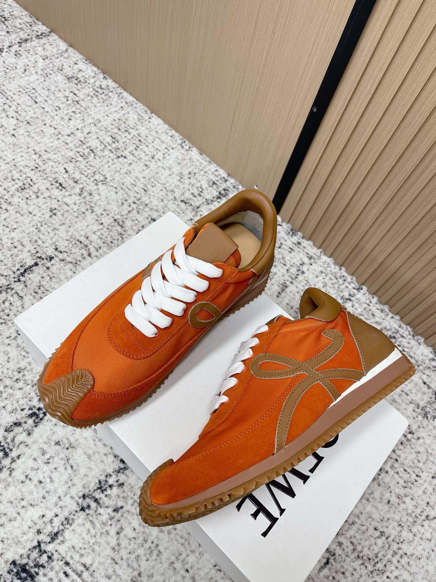 Loewe 로에베 컬러 배색 스니커즈 신발