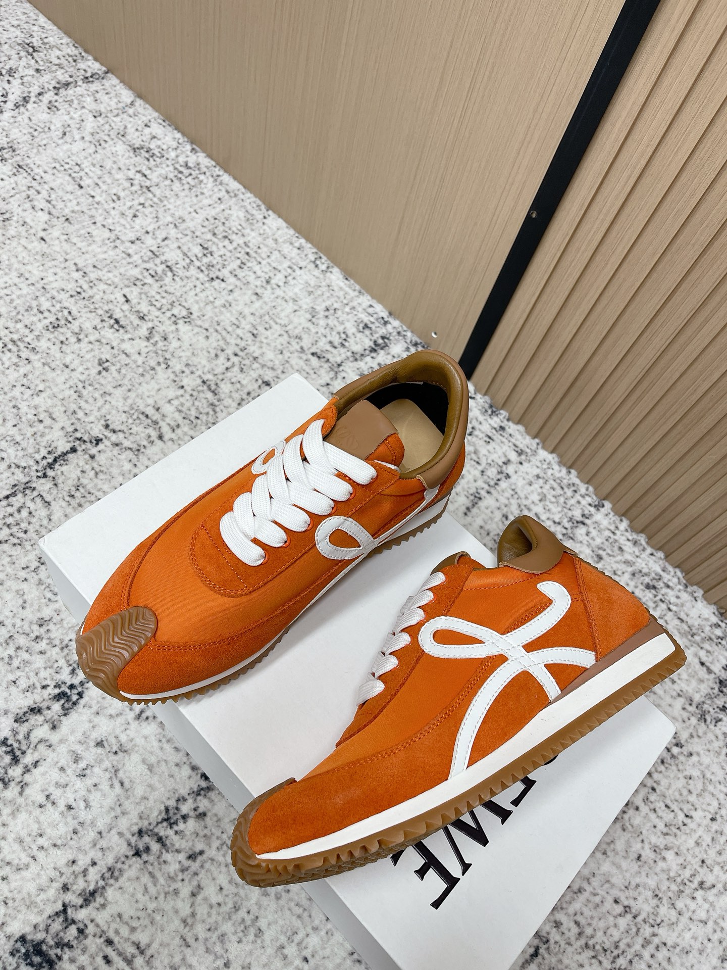 Loewe 로에베 컬러 배색 스니커즈 신발