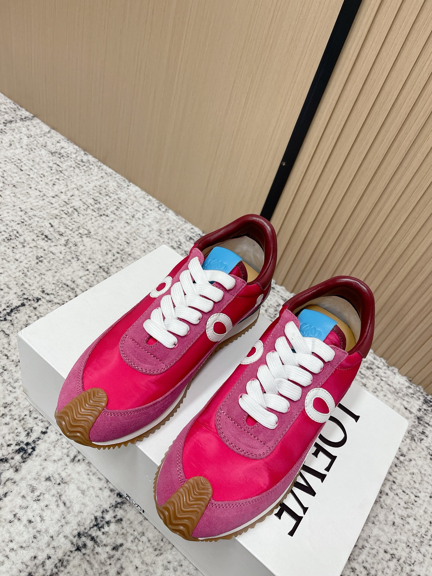 Loewe 로에베 컬러 배색 스니커즈 신발