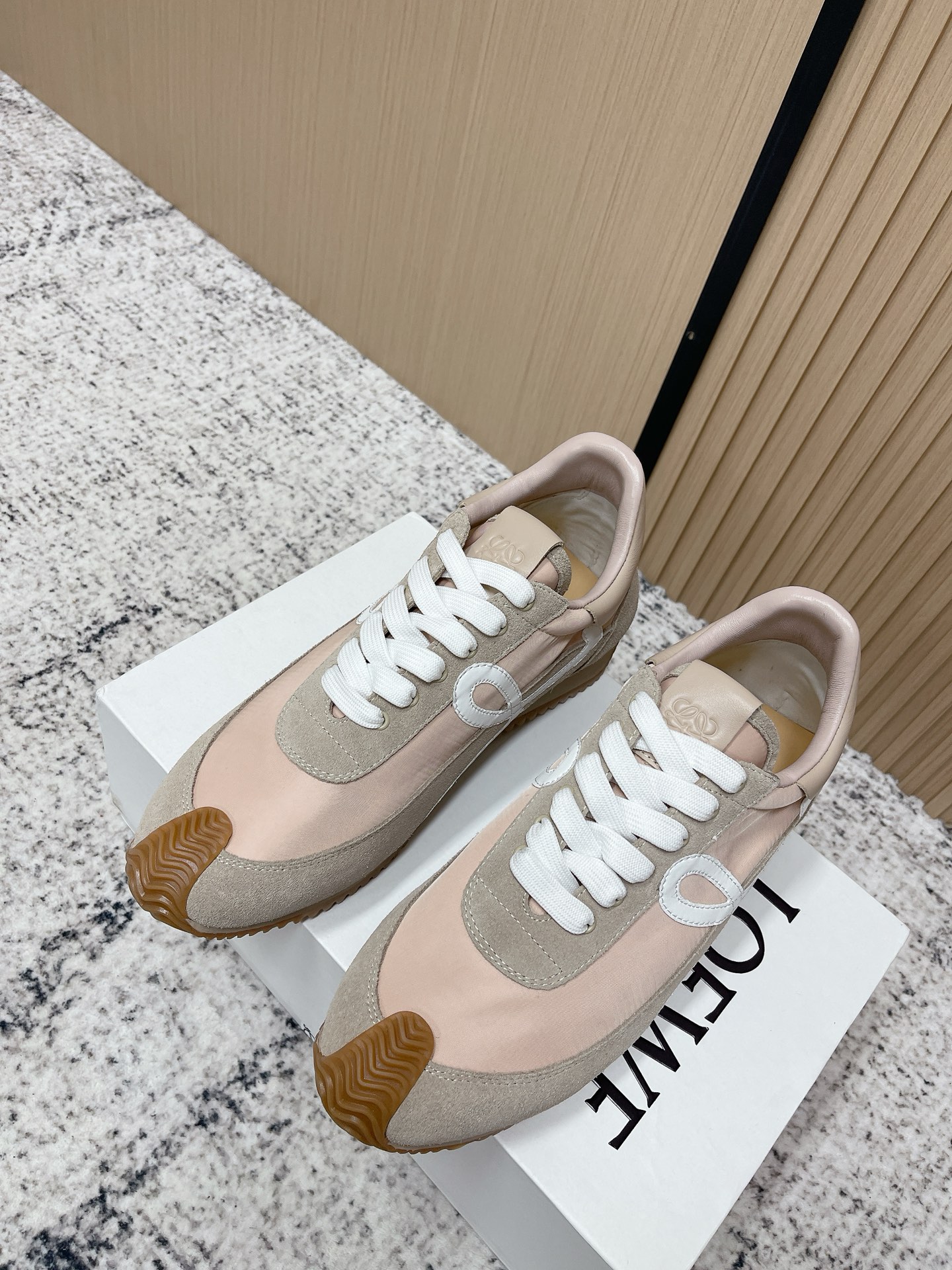 Loewe 로에베 컬러 배색 스니커즈 신발