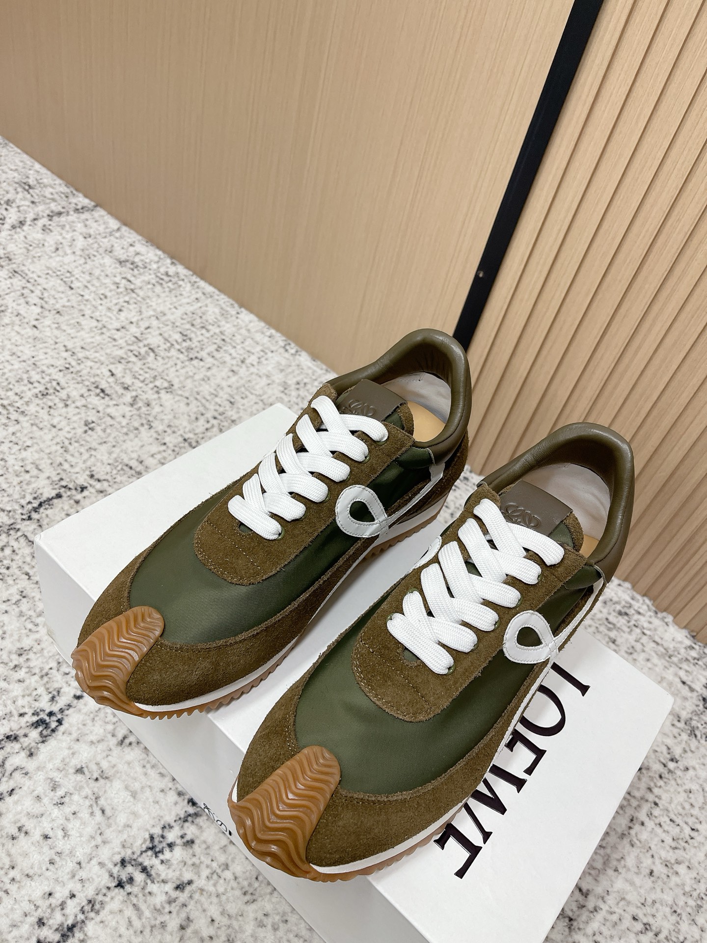 Loewe 로에베 컬러 배색 스니커즈 신발