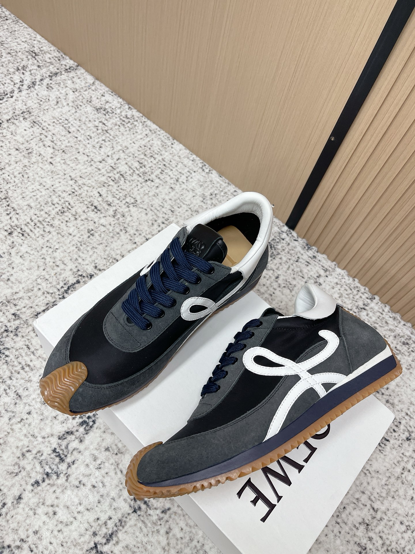 Loewe 로에베 컬러 배색 스니커즈 신발