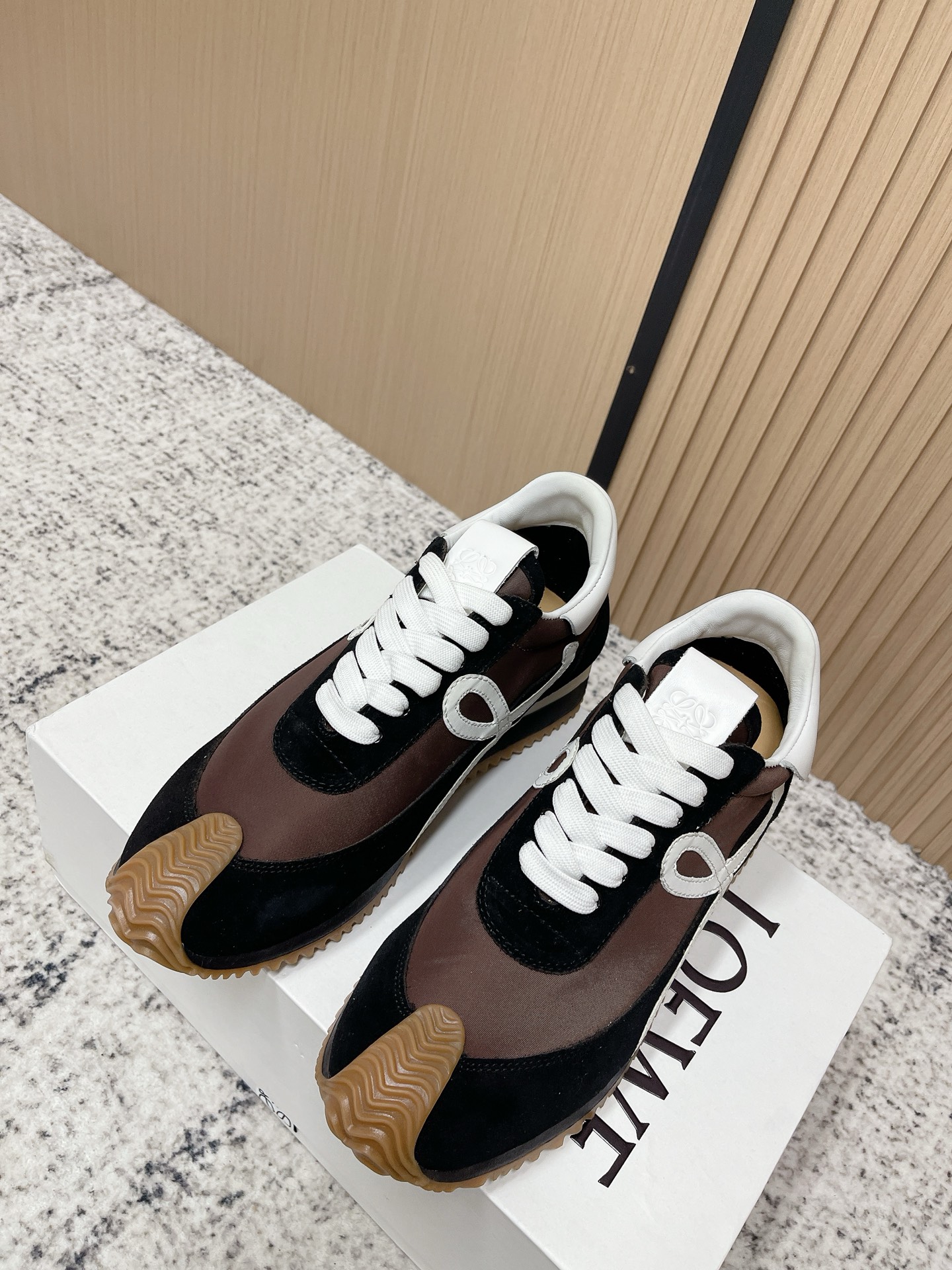 Loewe 로에베 컬러 배색 스니커즈 신발