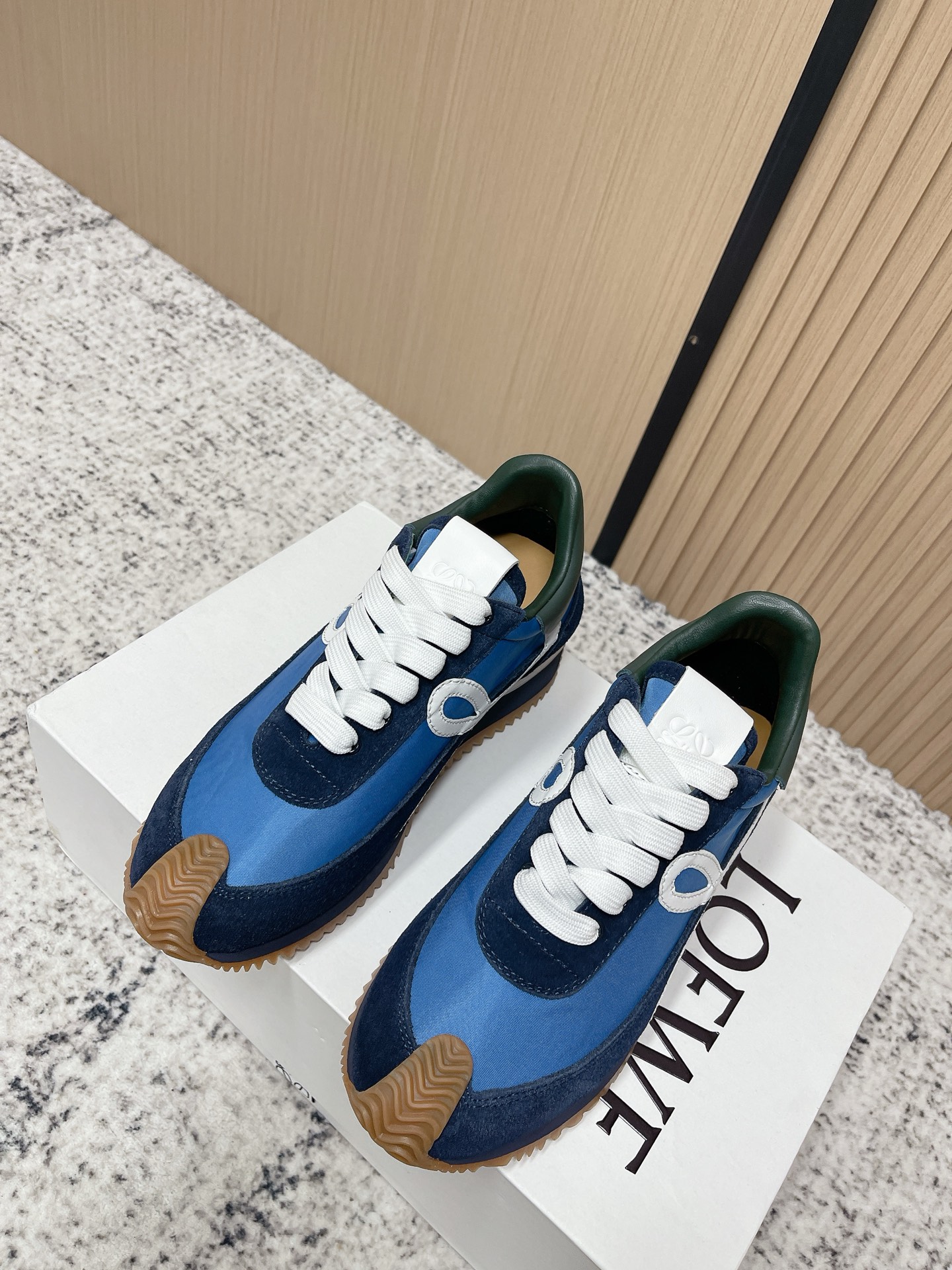 Loewe 로에베 컬러 배색 스니커즈 신발