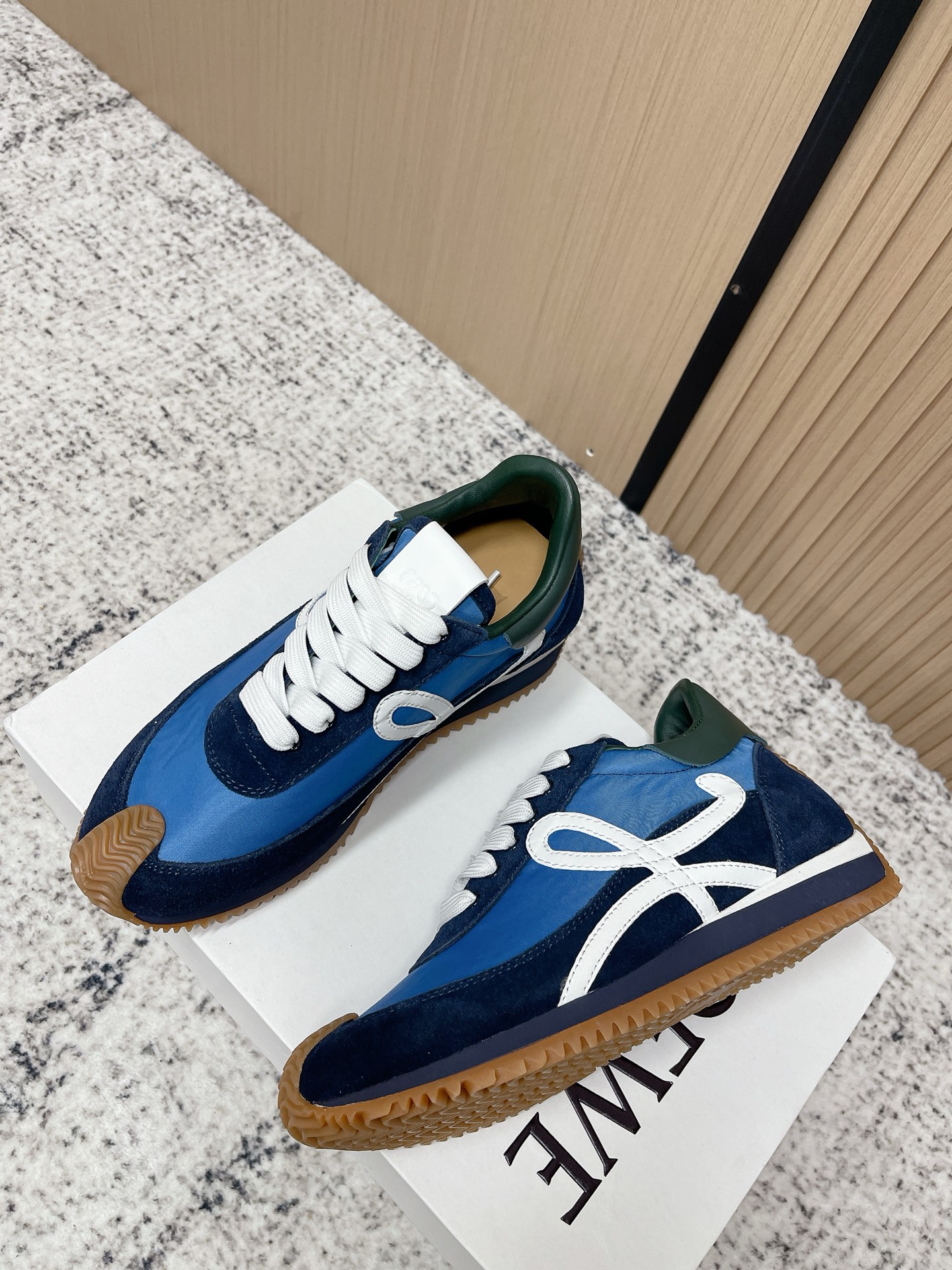 Loewe 로에베 컬러 배색 스니커즈 신발