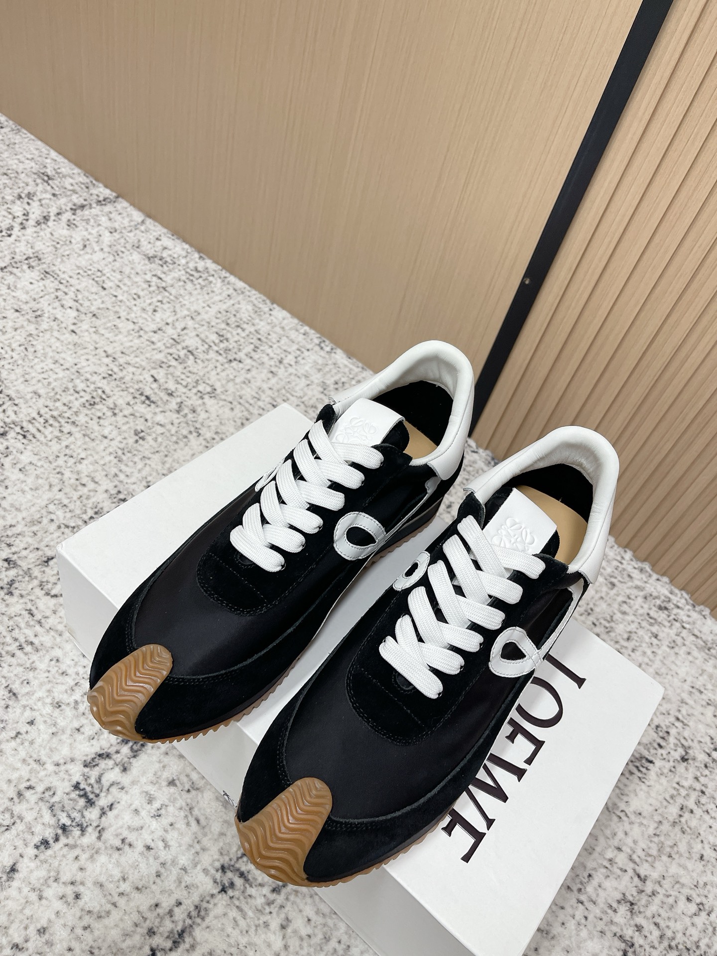 Loewe 로에베 컬러 배색 스니커즈 신발