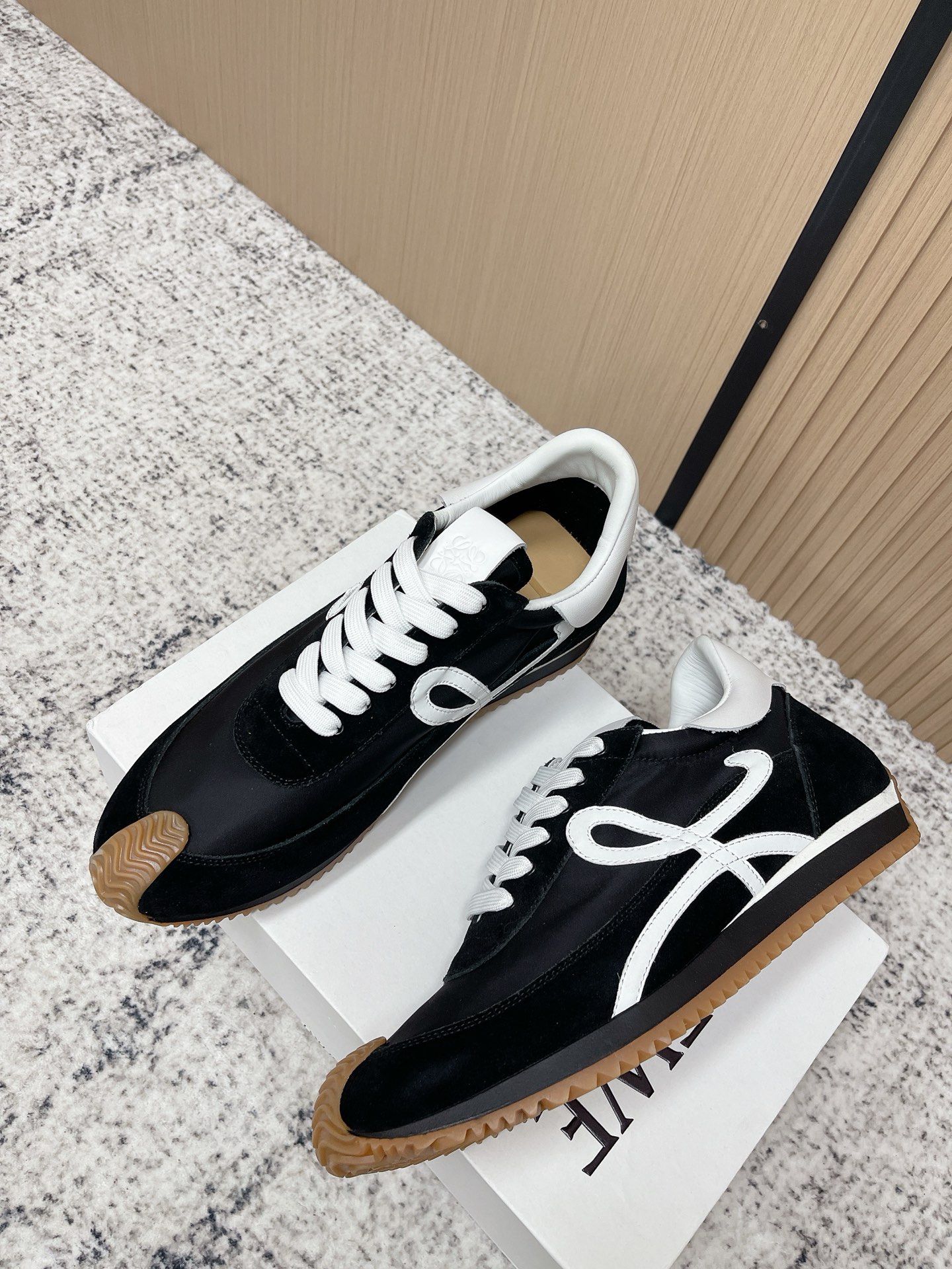 Loewe 로에베 컬러 배색 스니커즈 신발