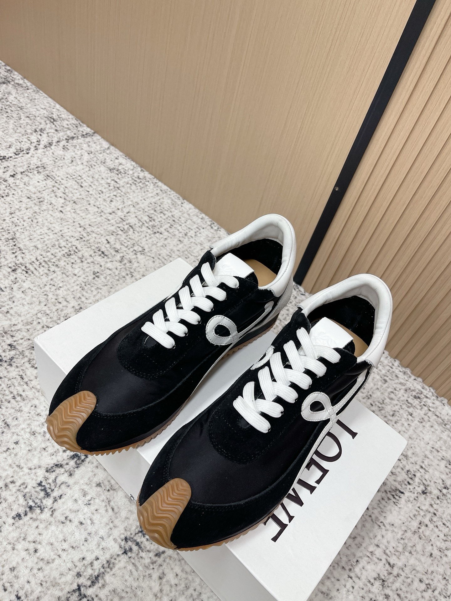 Loewe 로에베 컬러 배색 스니커즈 신발