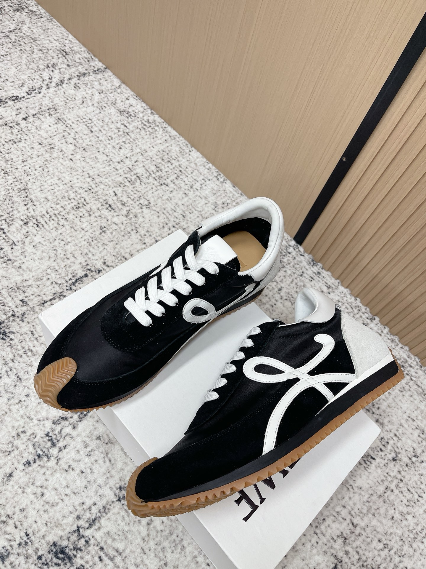 Loewe 로에베 컬러 배색 스니커즈 신발