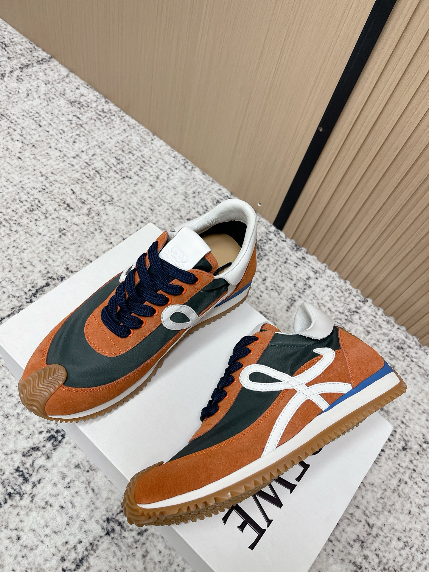 Loewe 로에베 컬러 배색 스니커즈 신발