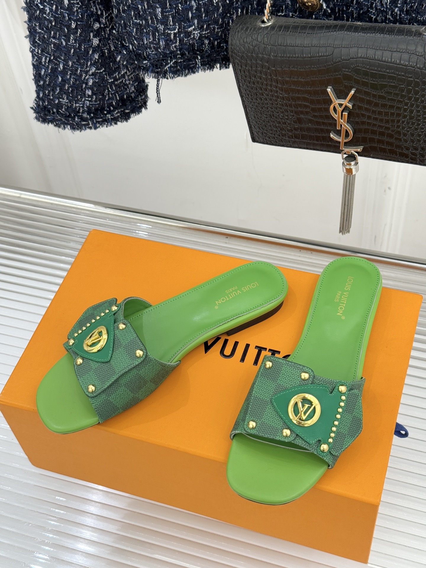 Louis Vuitton LV 루이비통 클래식 모노그램 메탈릭 슬리퍼 샌들 신발