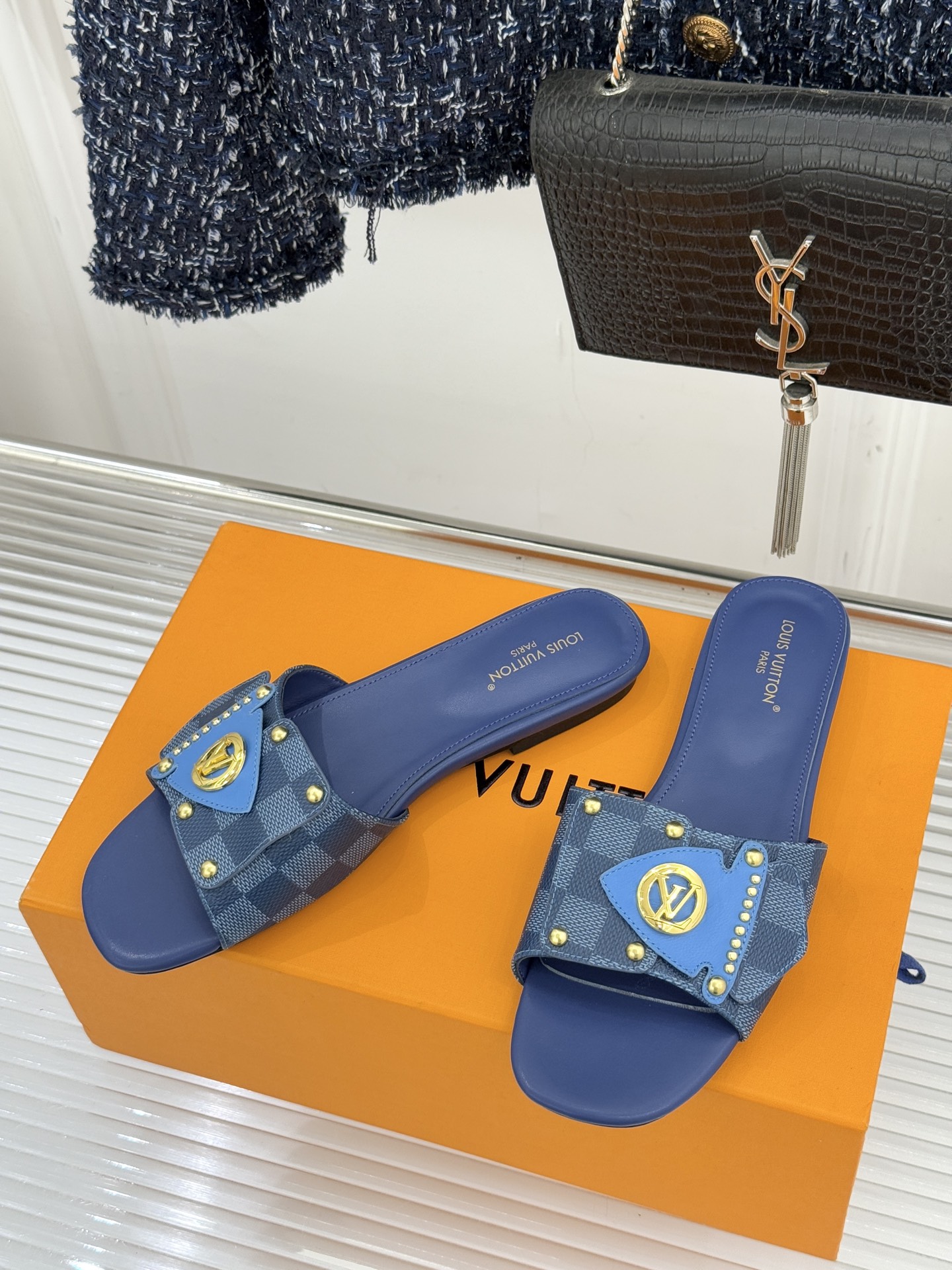 Louis Vuitton LV 루이비통 클래식 모노그램 메탈릭 슬리퍼 샌들 신발