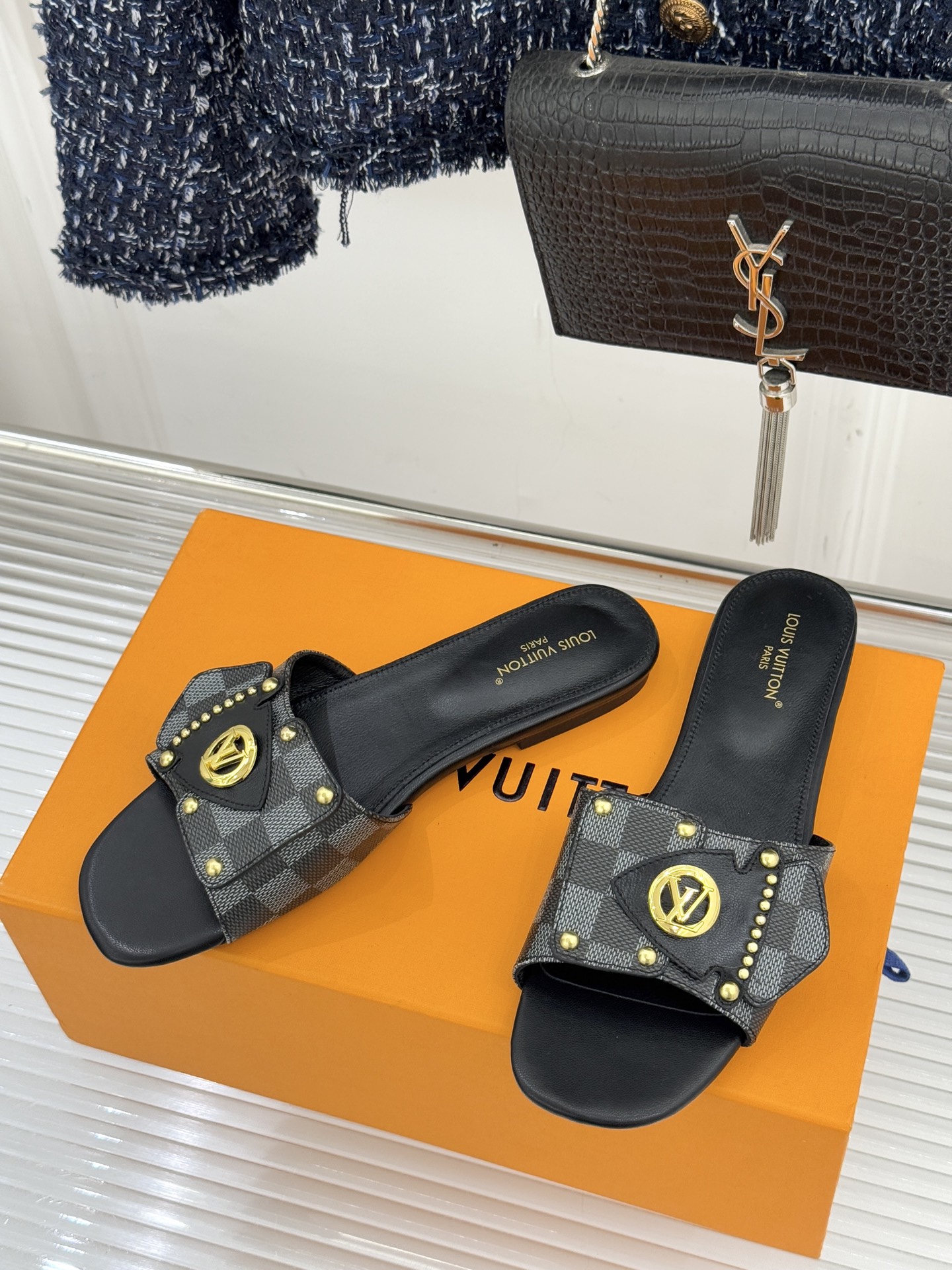 Louis Vuitton LV 루이비통 클래식 모노그램 메탈릭 슬리퍼 샌들 신발