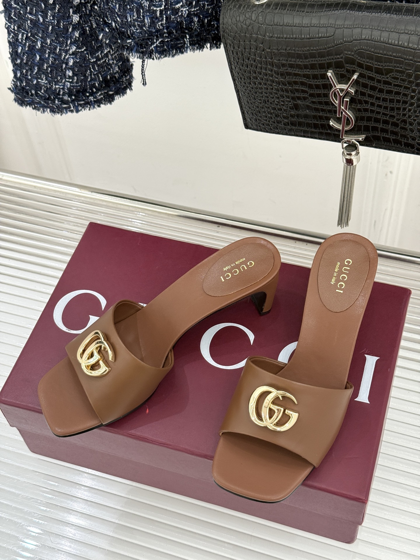 Gucci 구찌 클래식 더블G 메탈릭 청키 힐 슬리퍼 샌들 신발