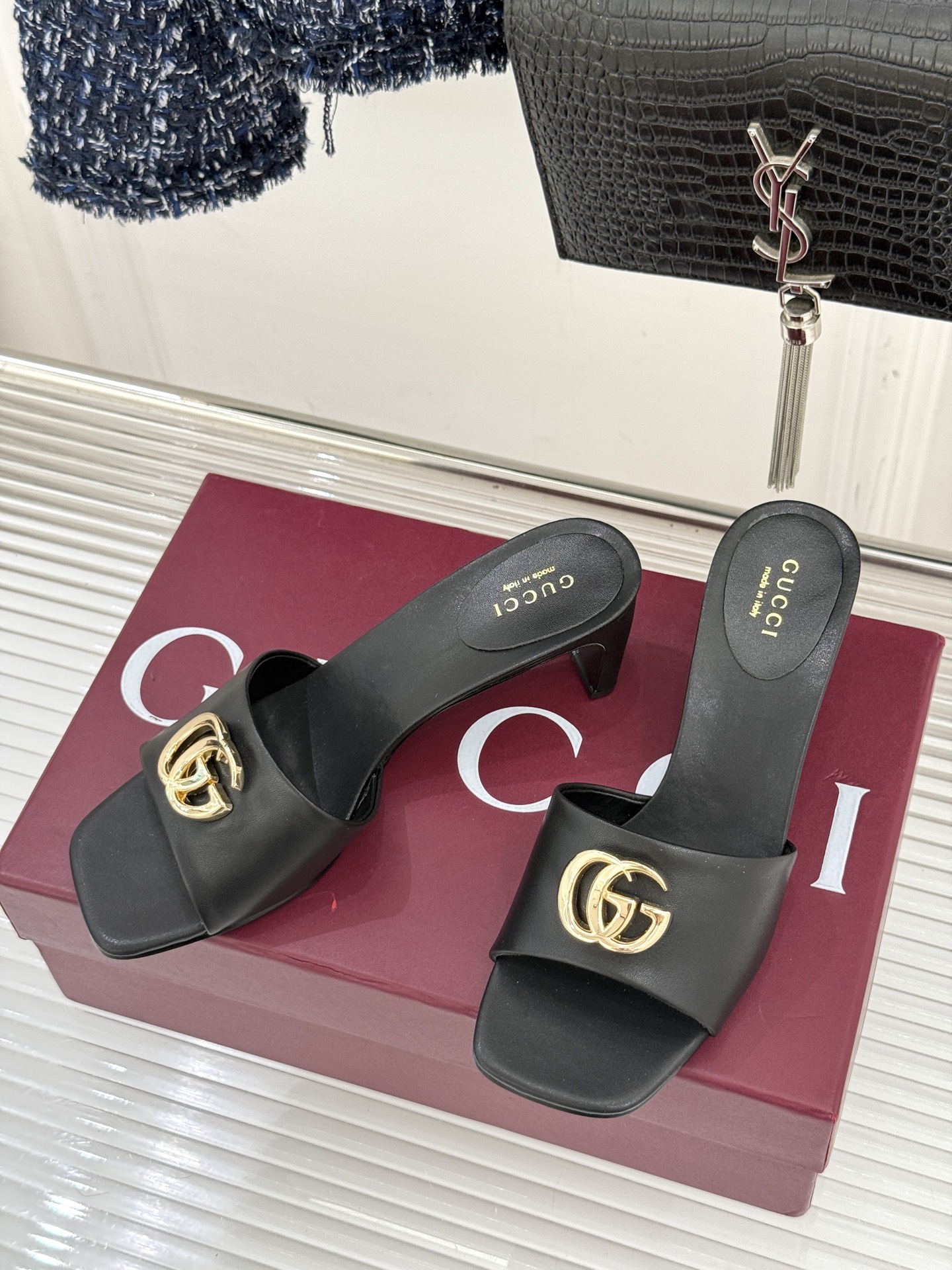 Gucci 구찌 클래식 더블G 메탈릭 청키 힐 슬리퍼 샌들 신발