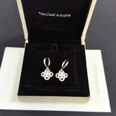 반클리프 아펠(Van Cleef & Arpels) 귀걸이 악세사리