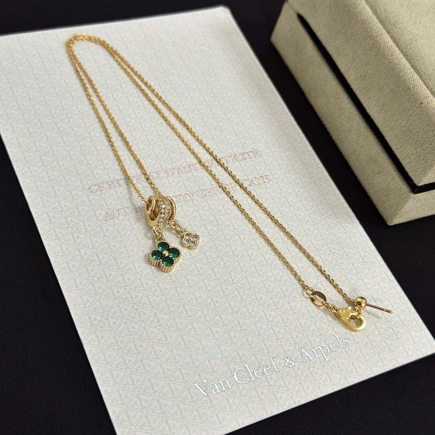 반클리프 아펠(Van Cleef & Arpels) 네잎클로버 목걸이 악세사리