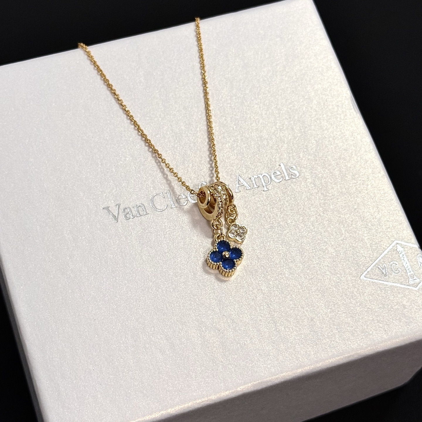 반클리프 아펠(Van Cleef & Arpels) 네잎클로버 목걸이 악세사리
