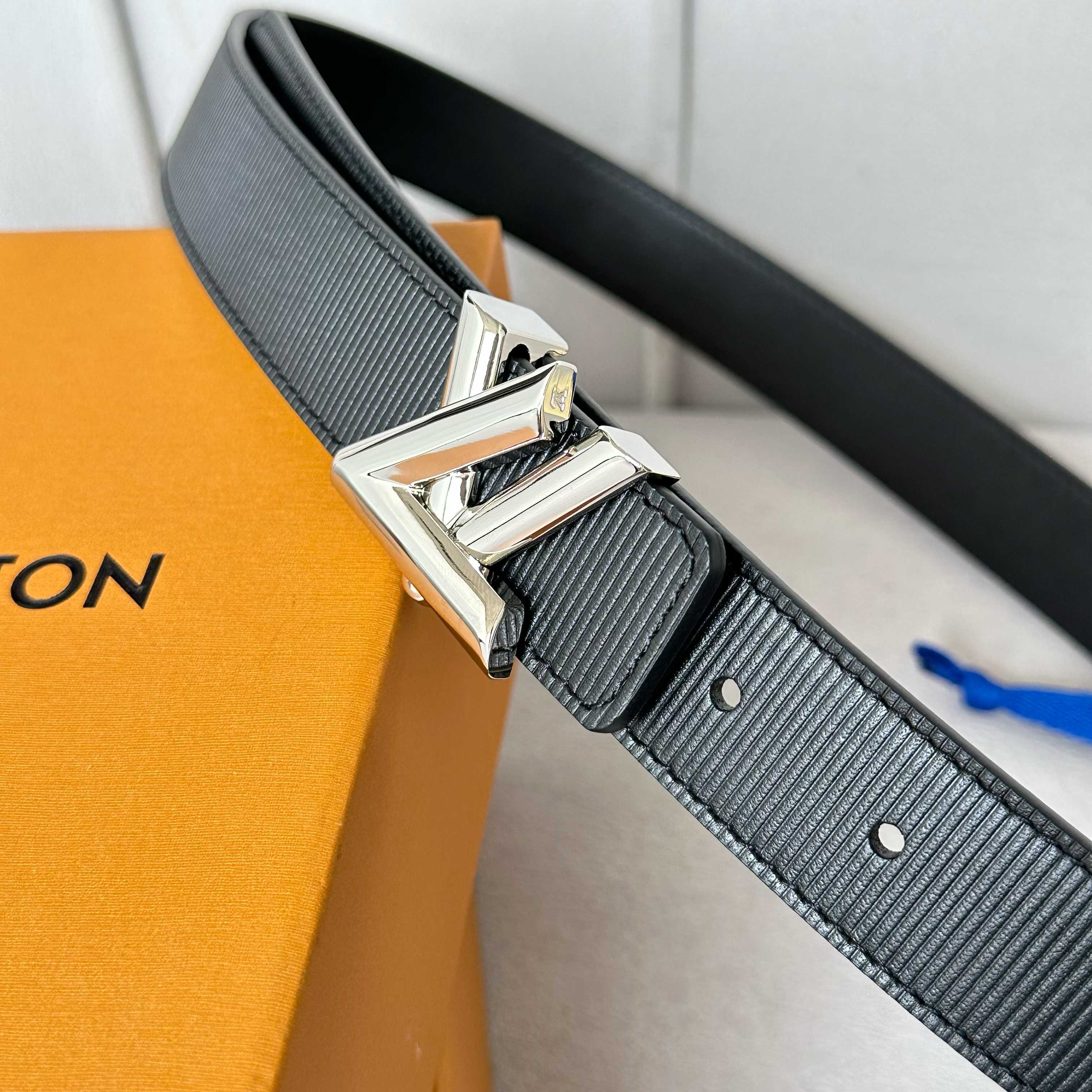 루이비통(LV) 여성 벨트 악세사리